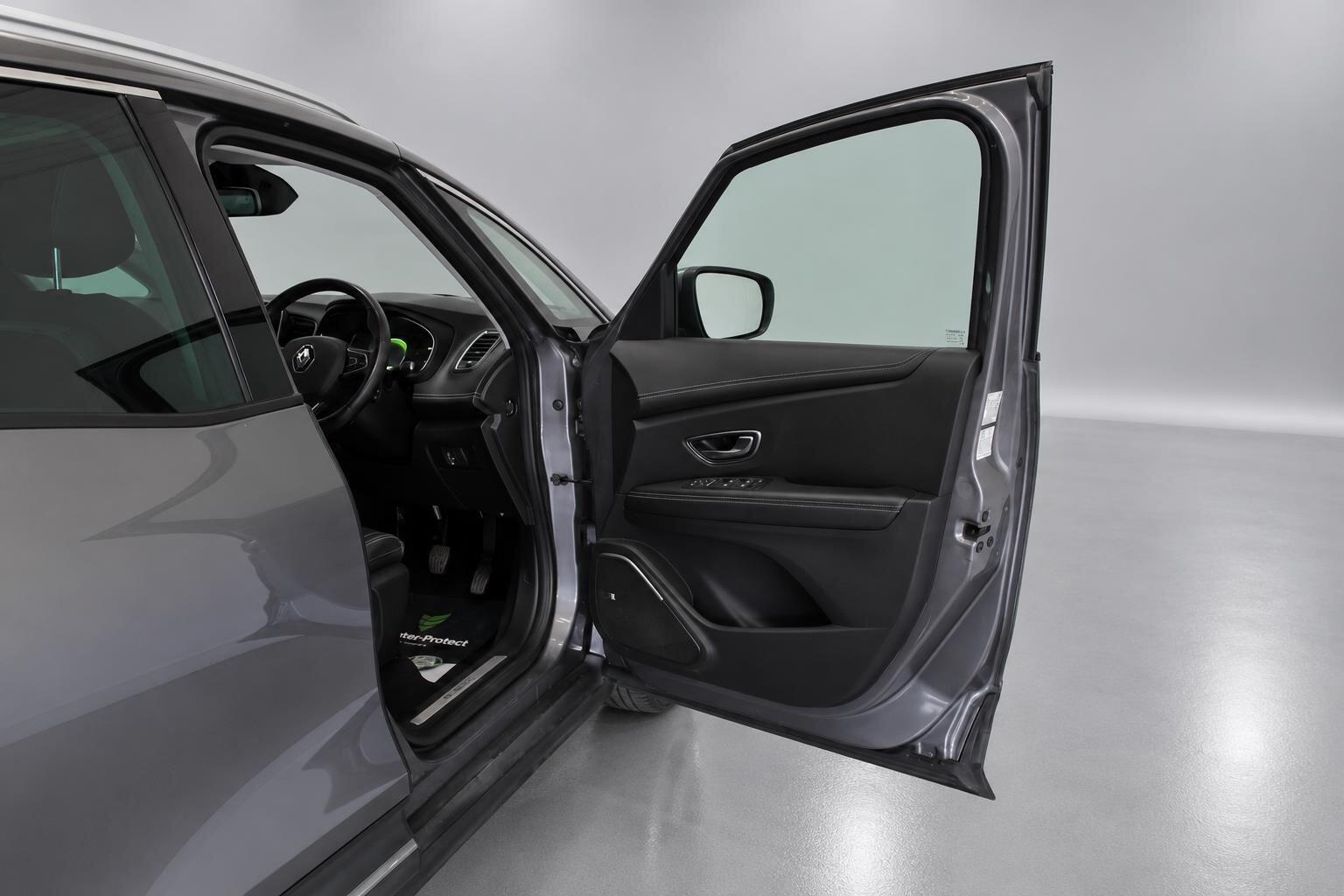 Renault Grand Scenic view 26