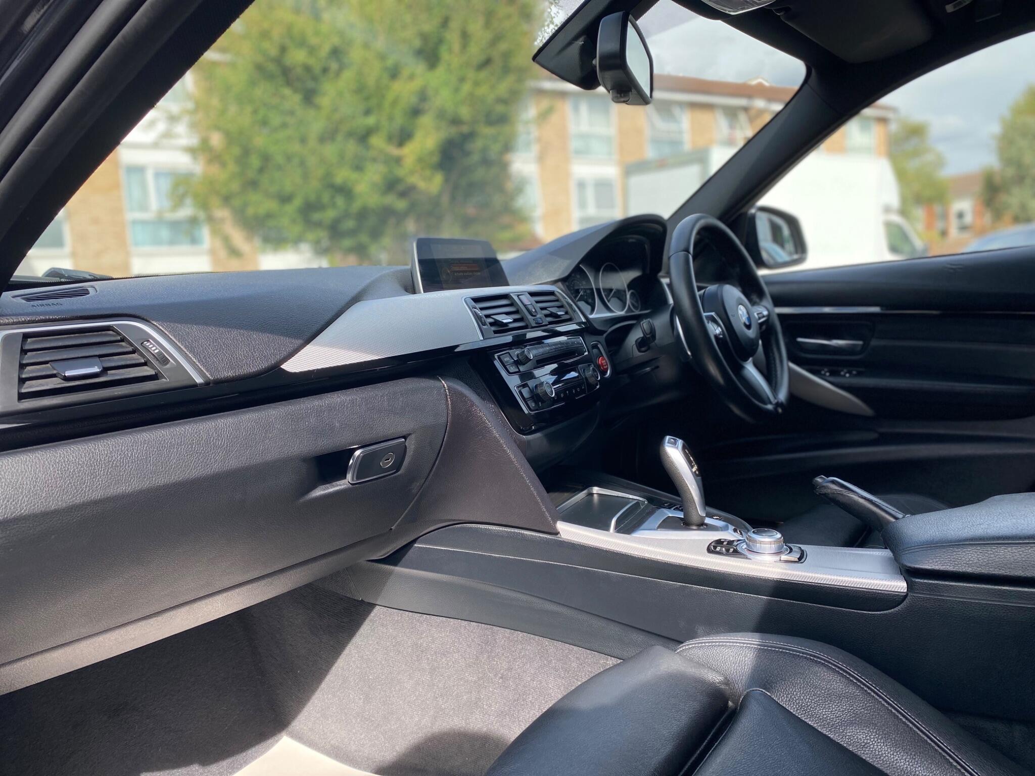 BMW 3 Series view 14
