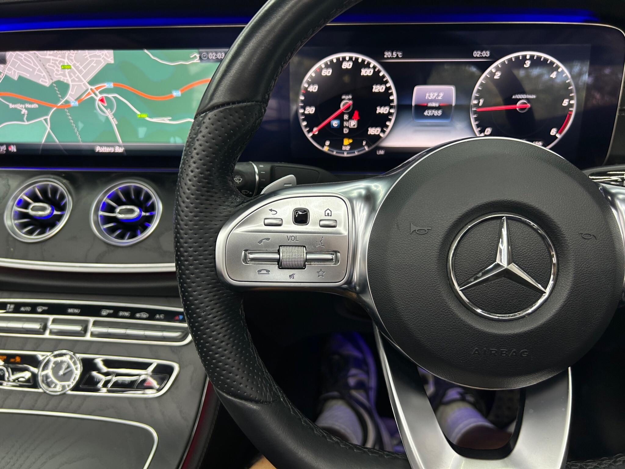 Mercedes-Benz E Class view 44