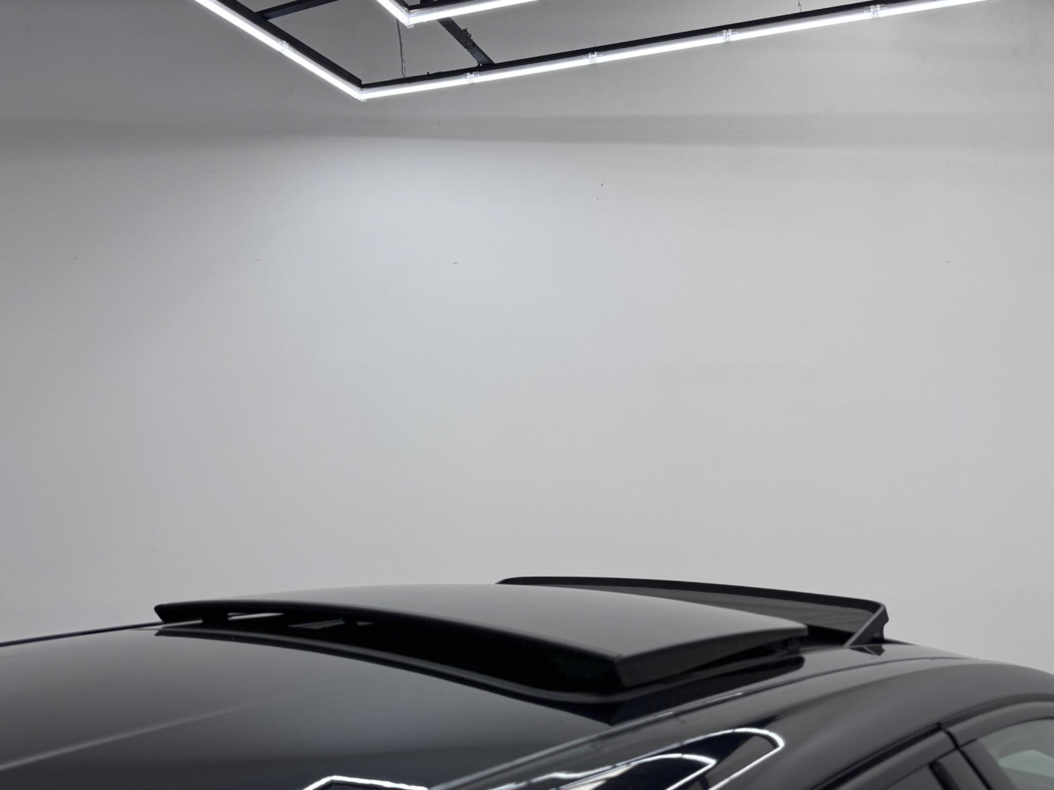 BMW 1 Series view 14