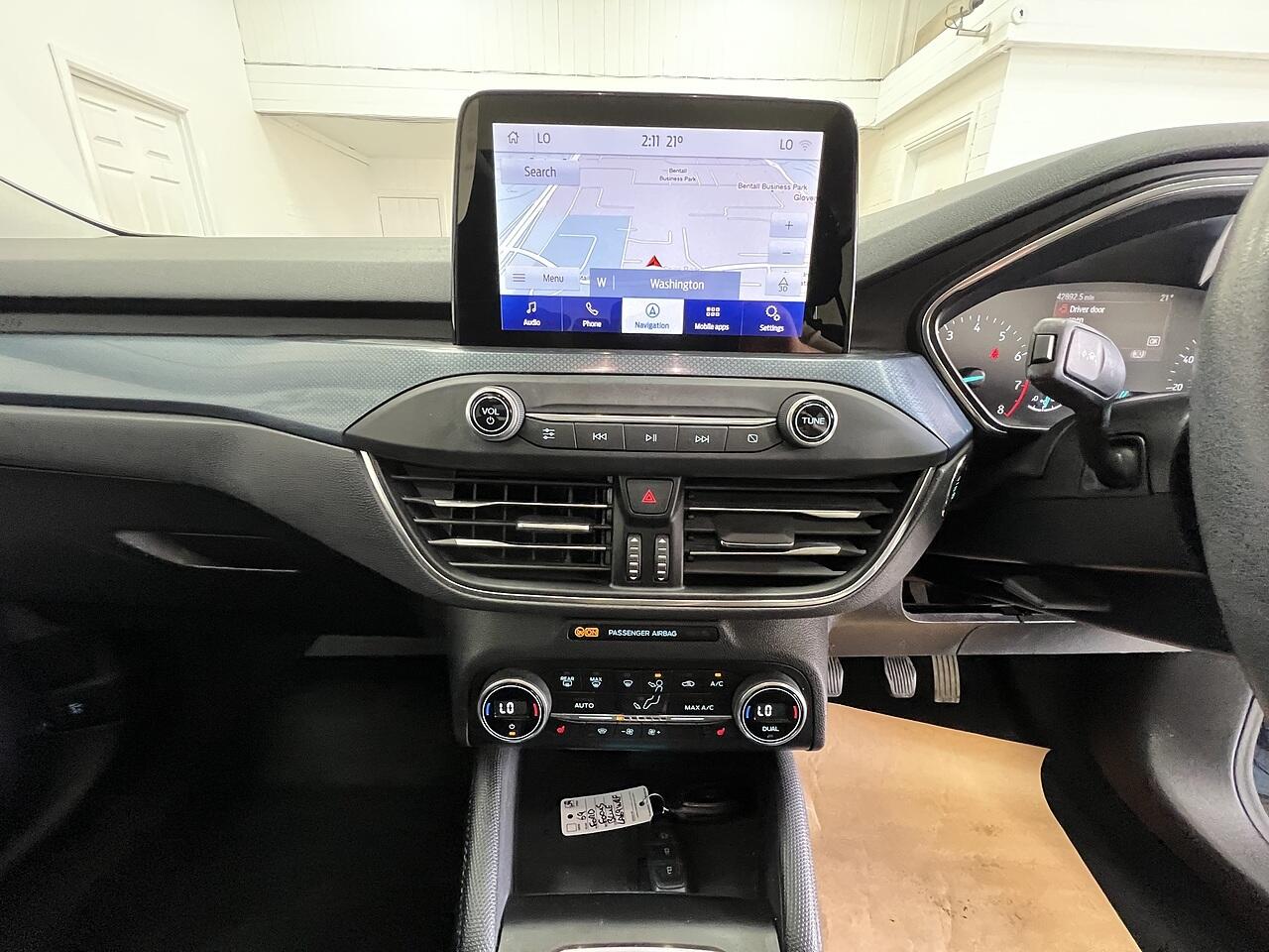 Ford Focus view 12