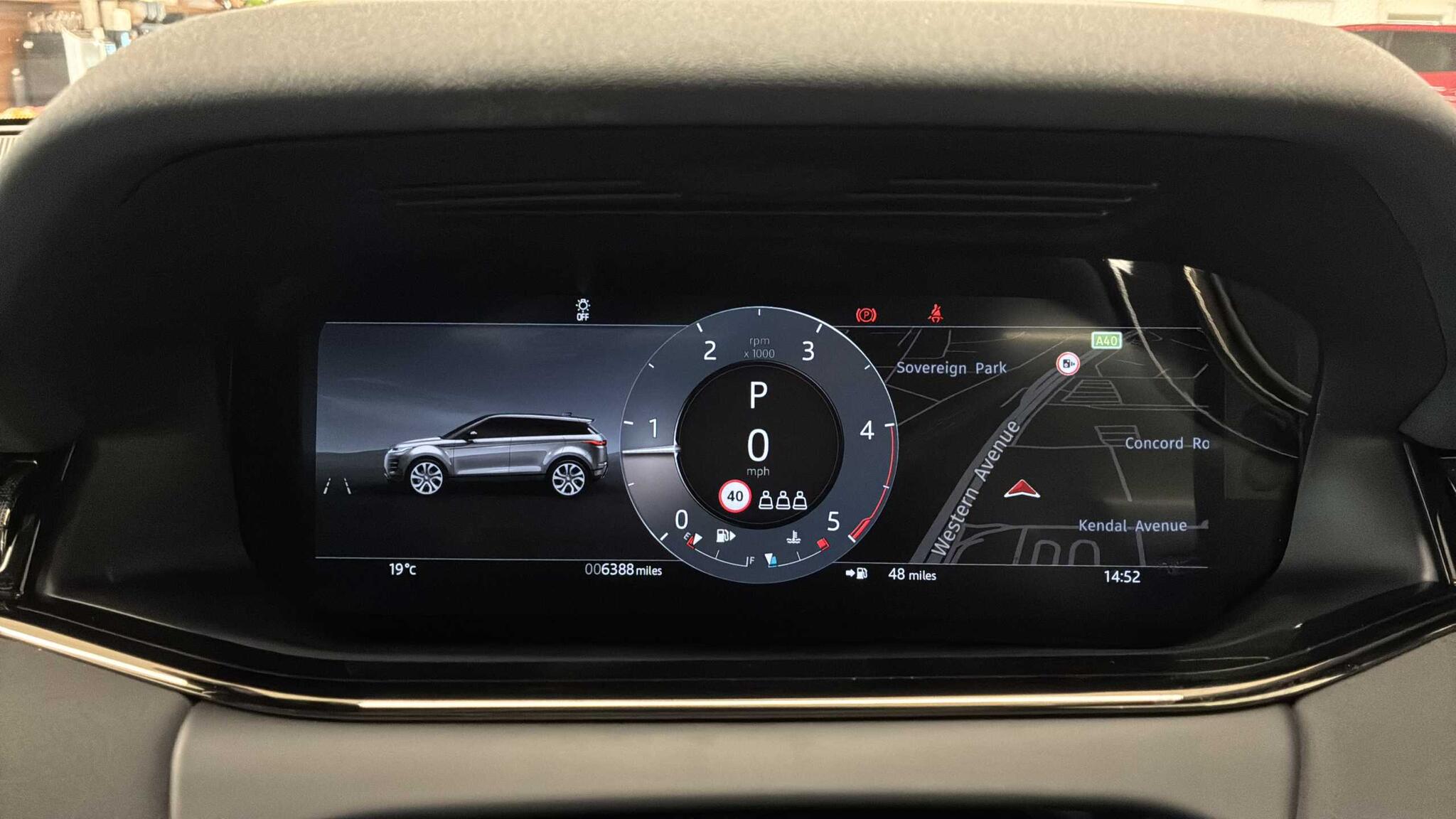 Land Rover Range Rover Evoque view 16
