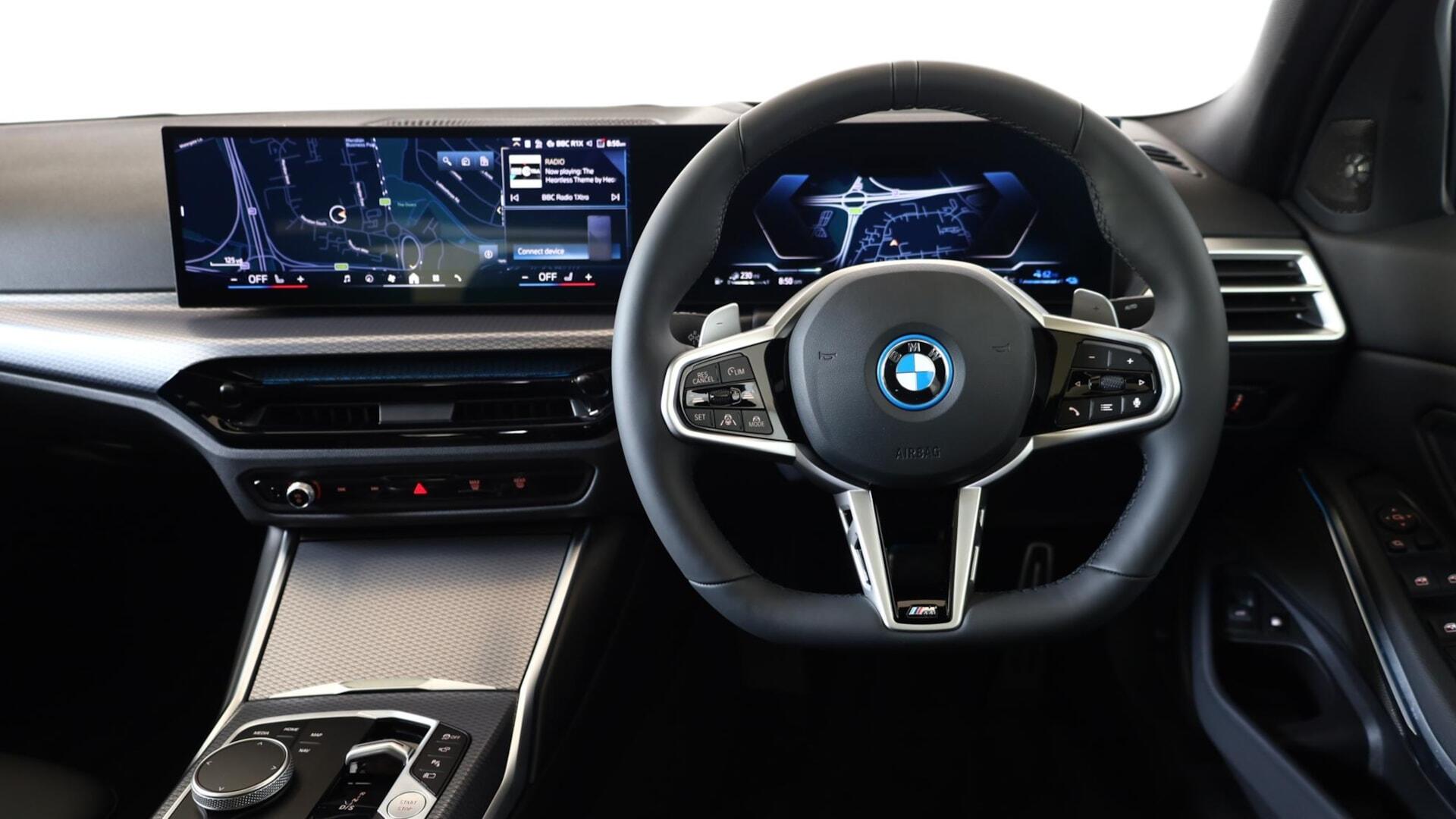 BMW 3 Series view 5