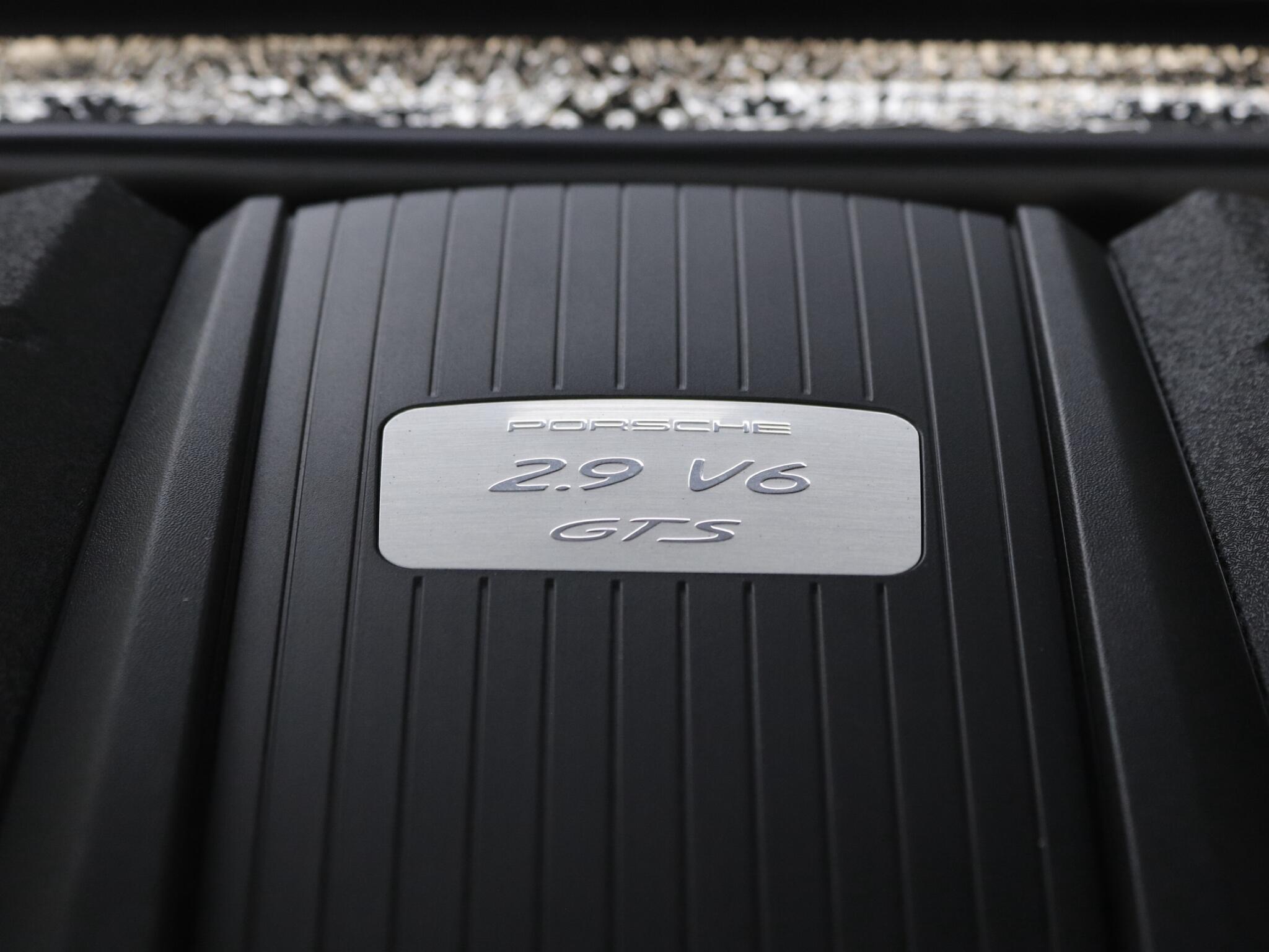 Porsche Macan view 27