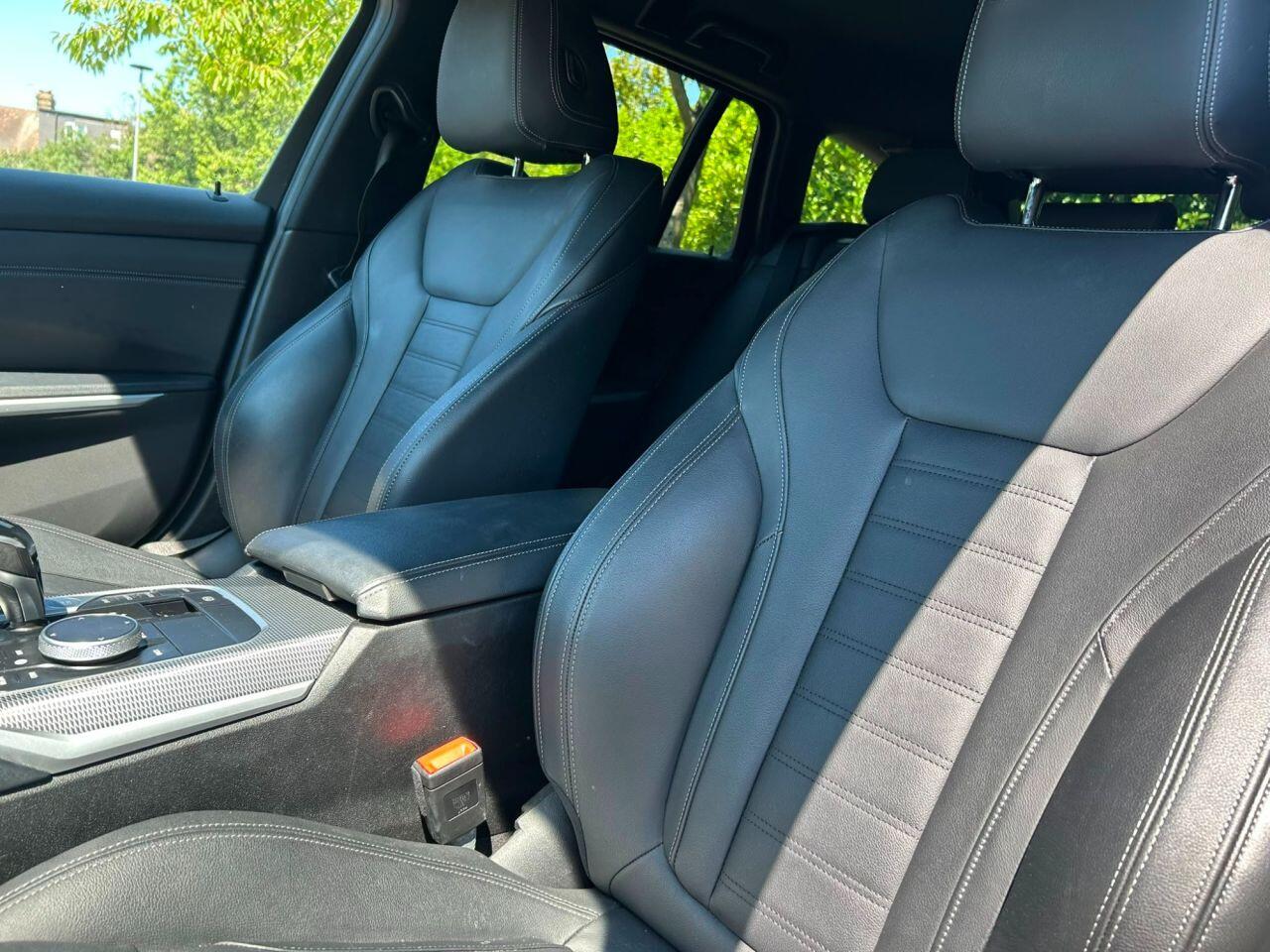 BMW 3 Series view 24
