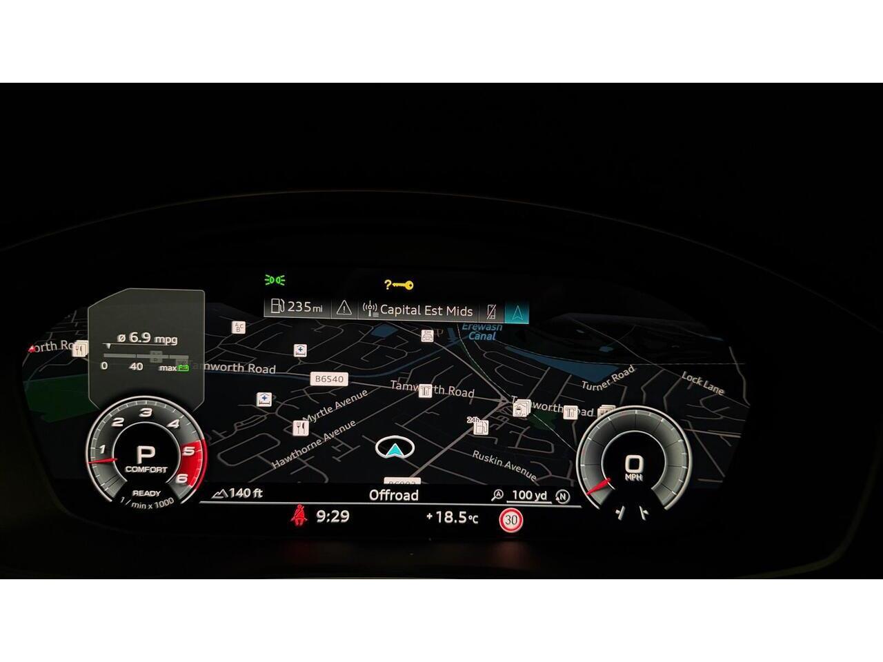 Audi SQ5 view 28