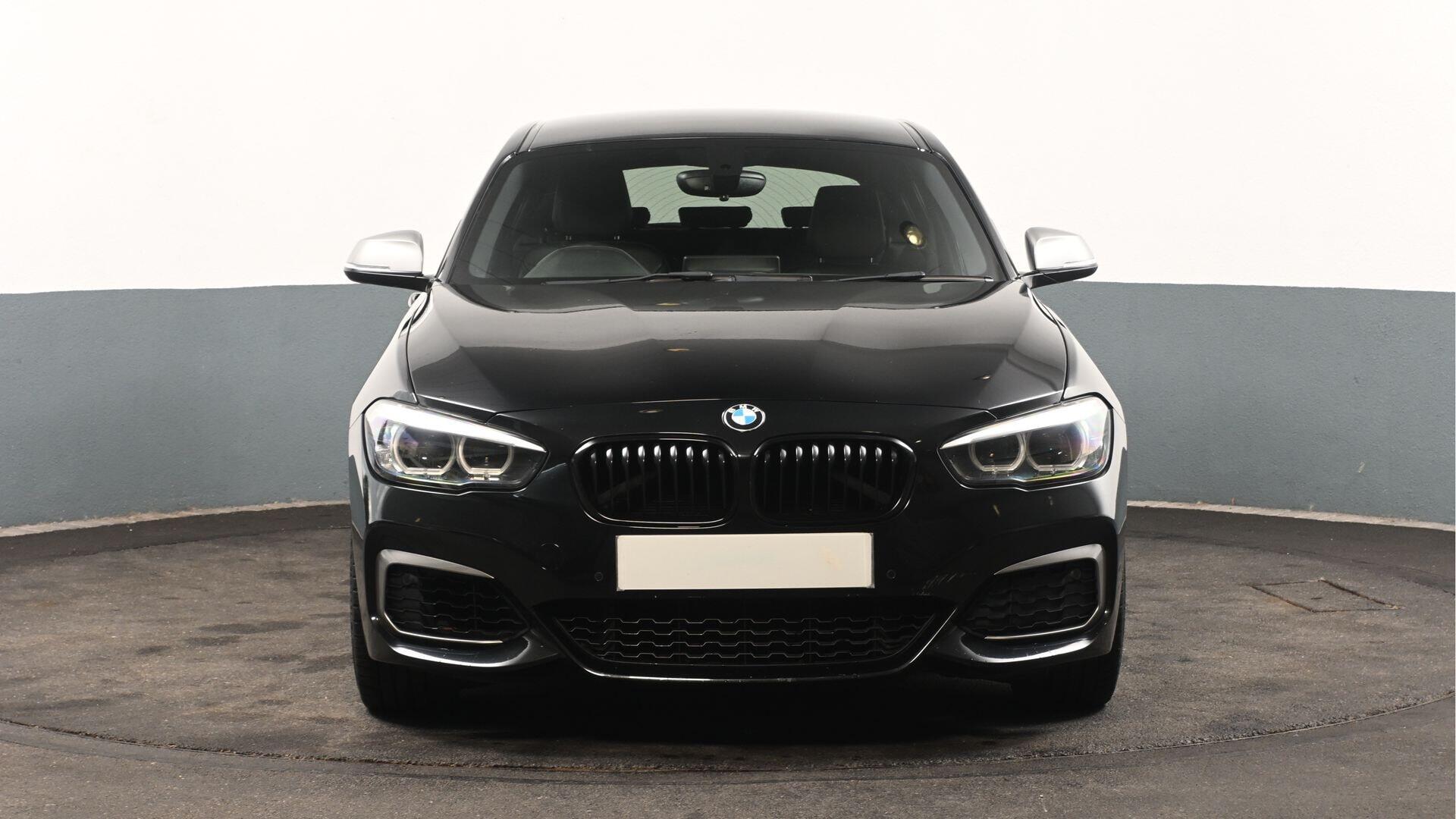 BMW 1 Series view 16