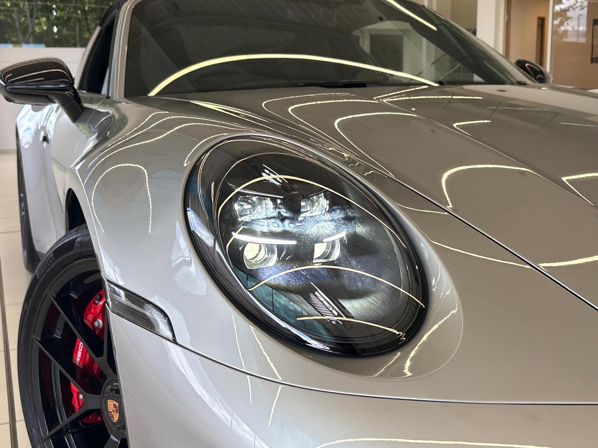 Porsche 911 view 29