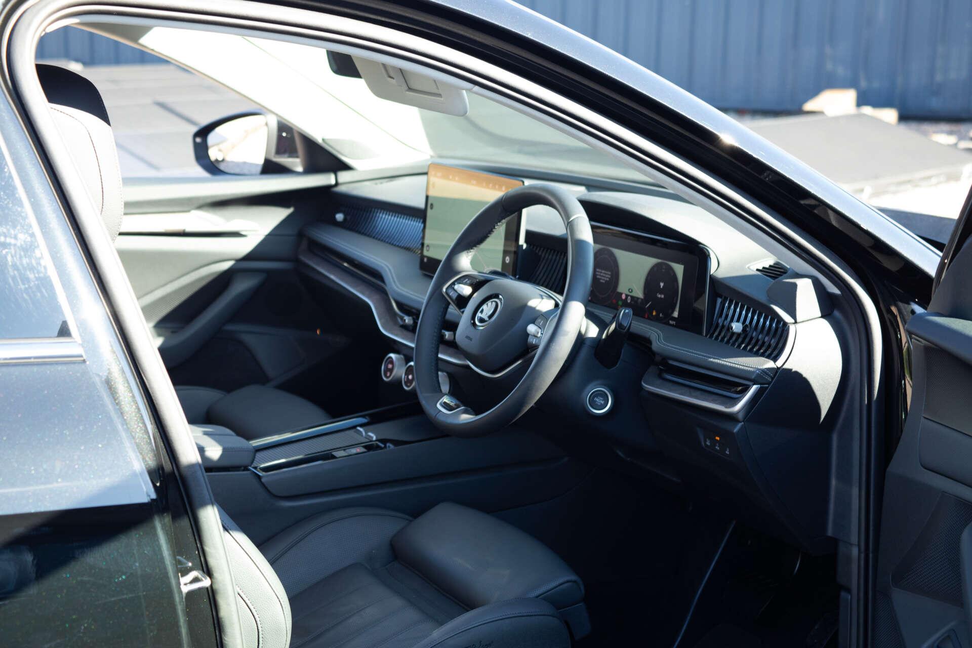 Skoda Superb view 4