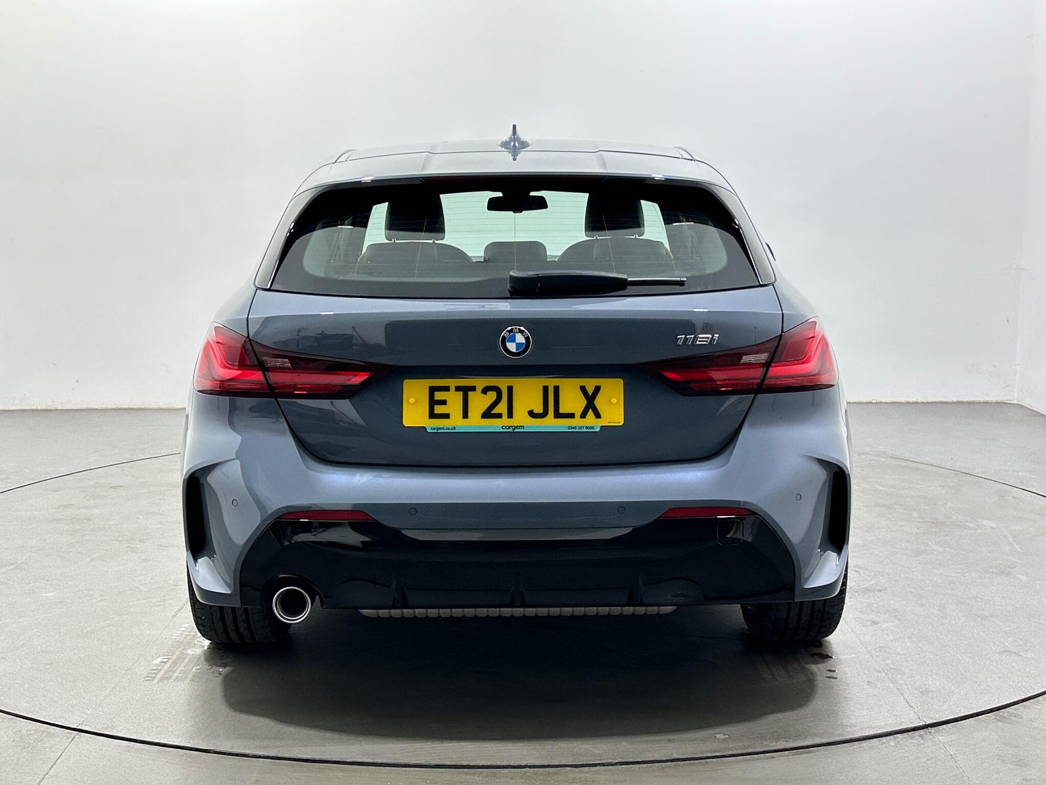 BMW 1 Series view 7