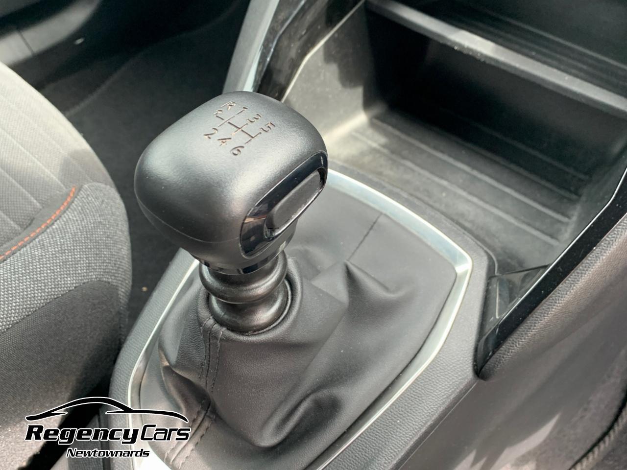 Peugeot 2008 view 11