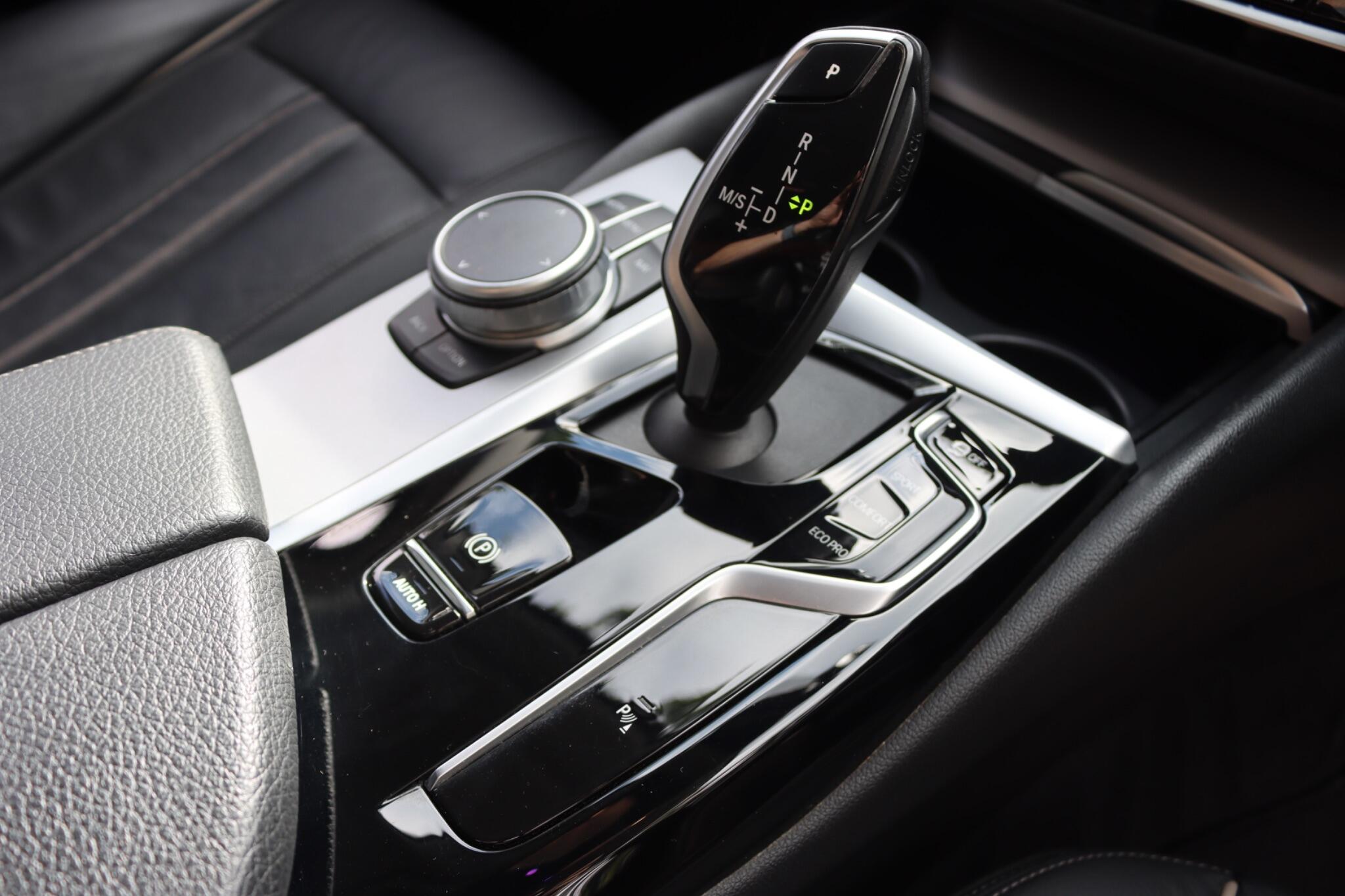BMW 5 Series view 23