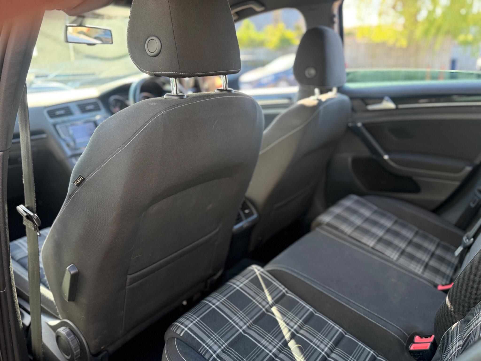 Volkswagen Golf view 21