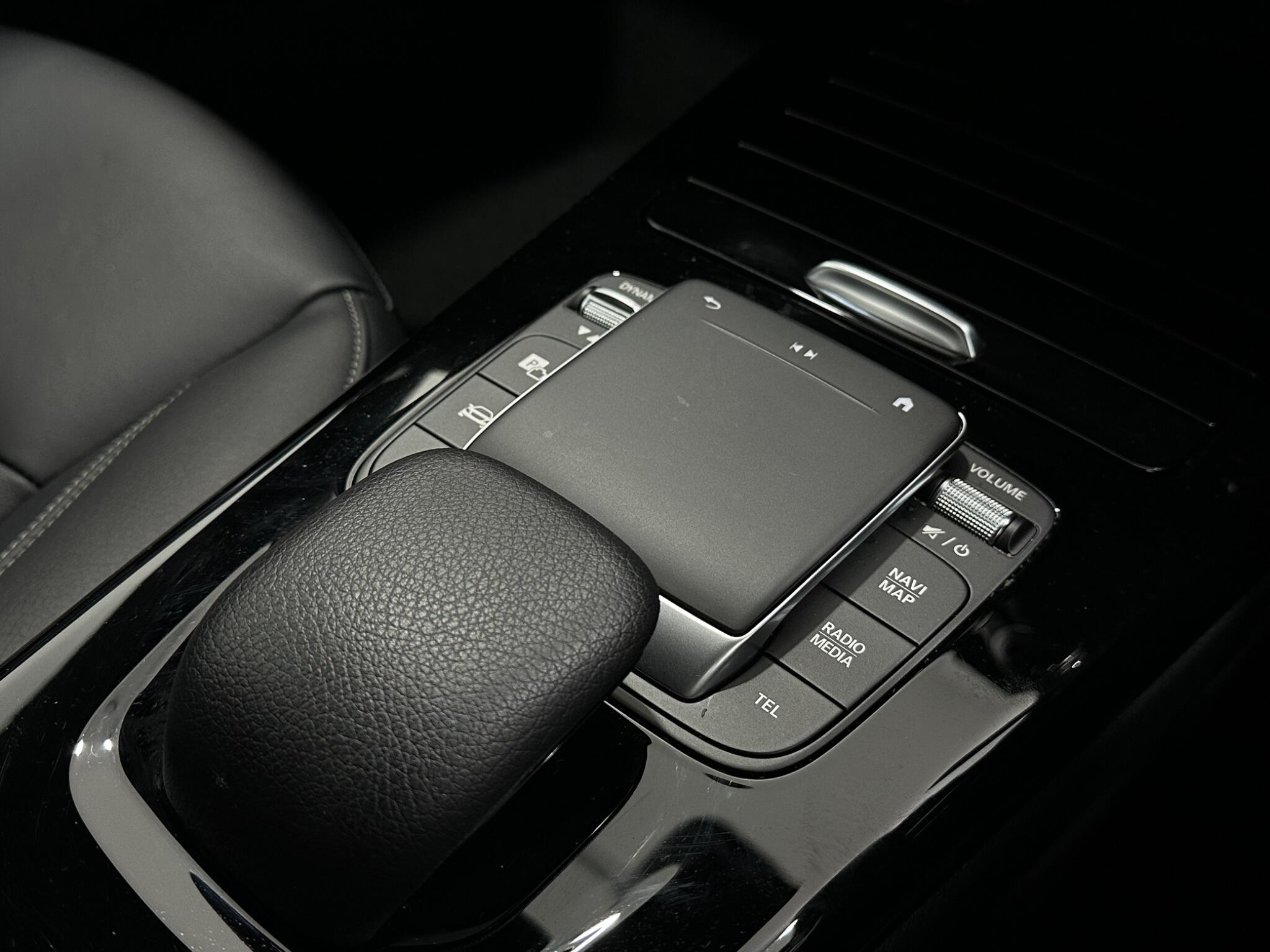 Mercedes-Benz Mercedes-Benz CLA view 22
