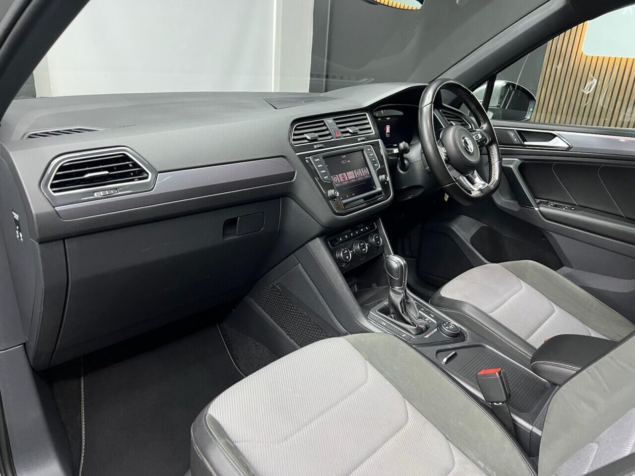 Volkswagen Tiguan view 31