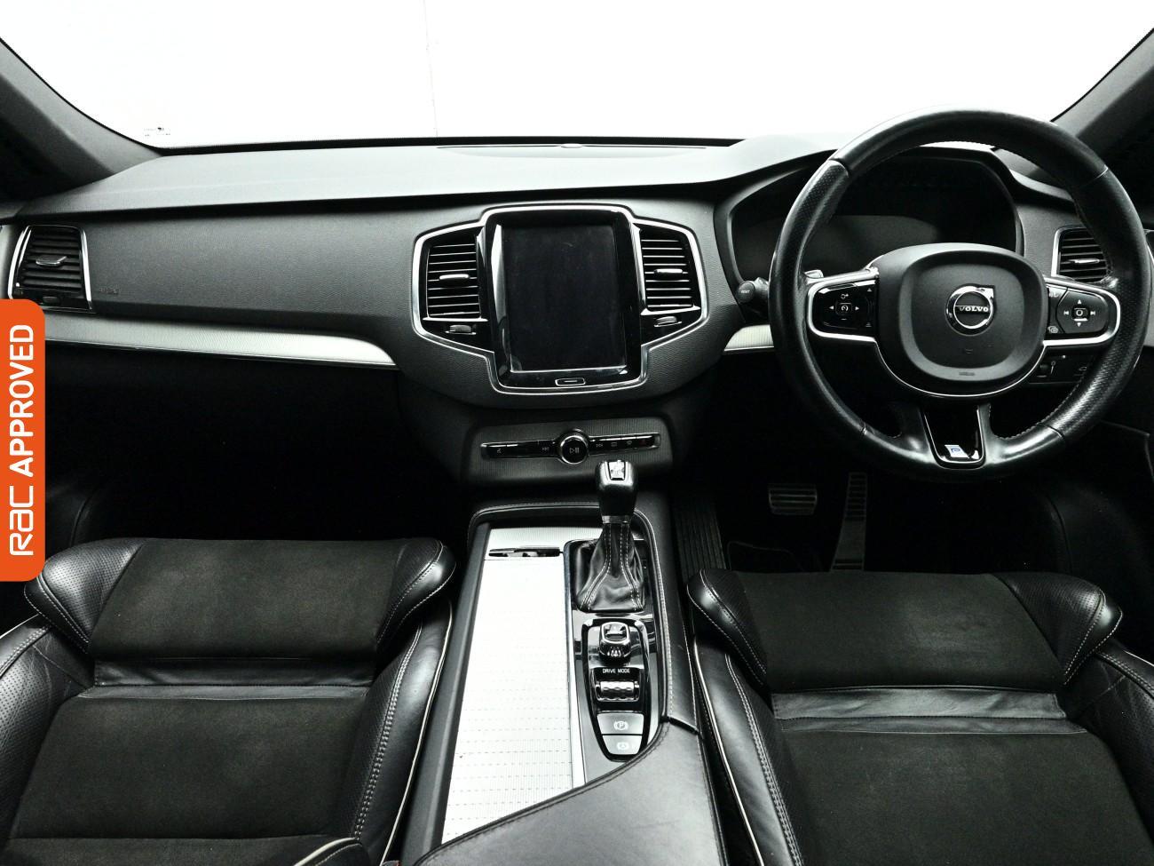 Volvo XC90 view 2