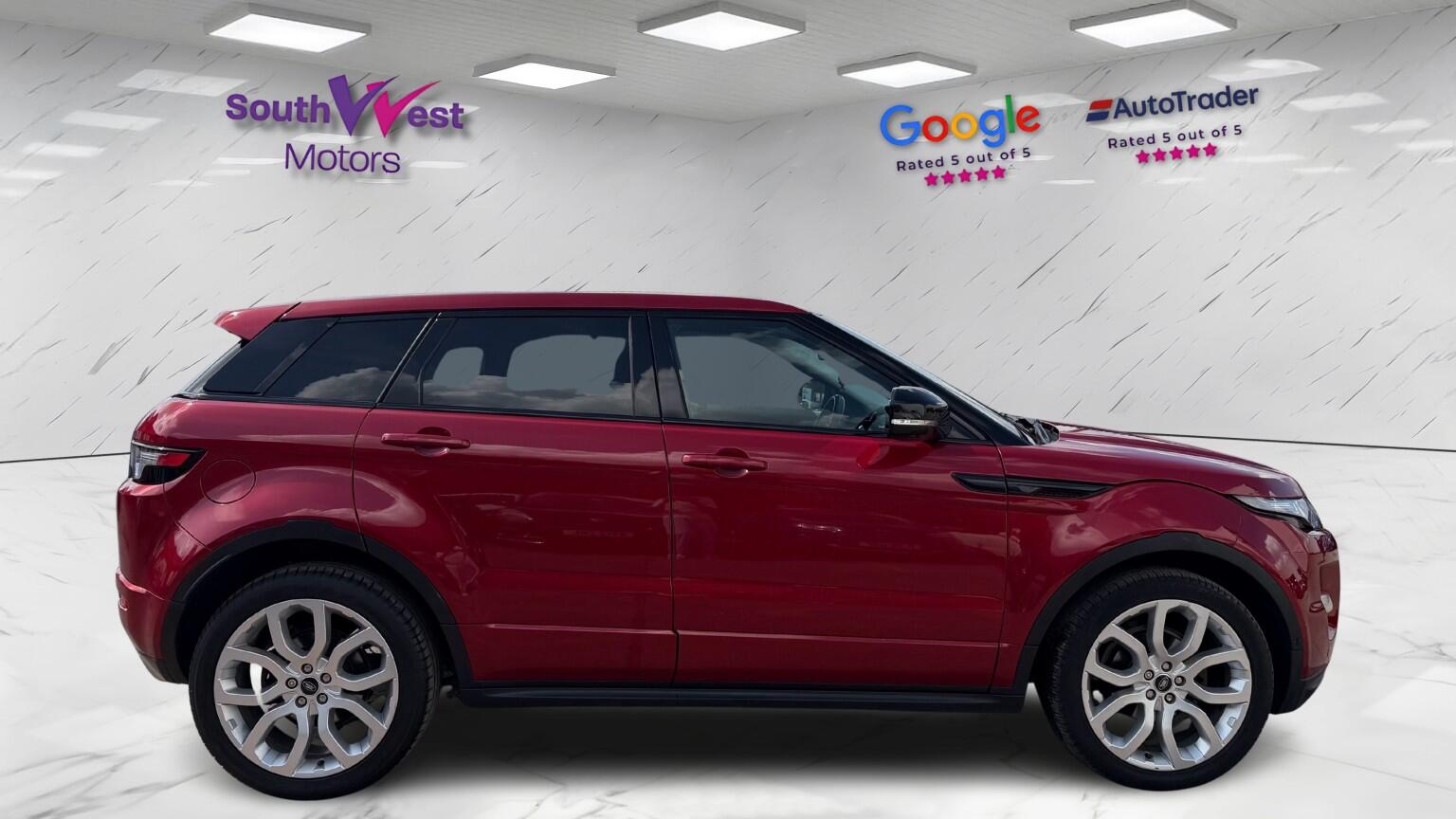 Land Rover Range Rover Evoque view 3