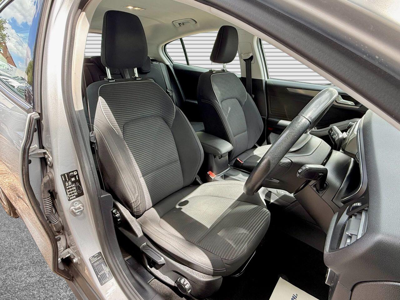 Ford Focus view 14