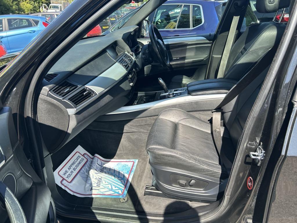 BMW X5 view 16