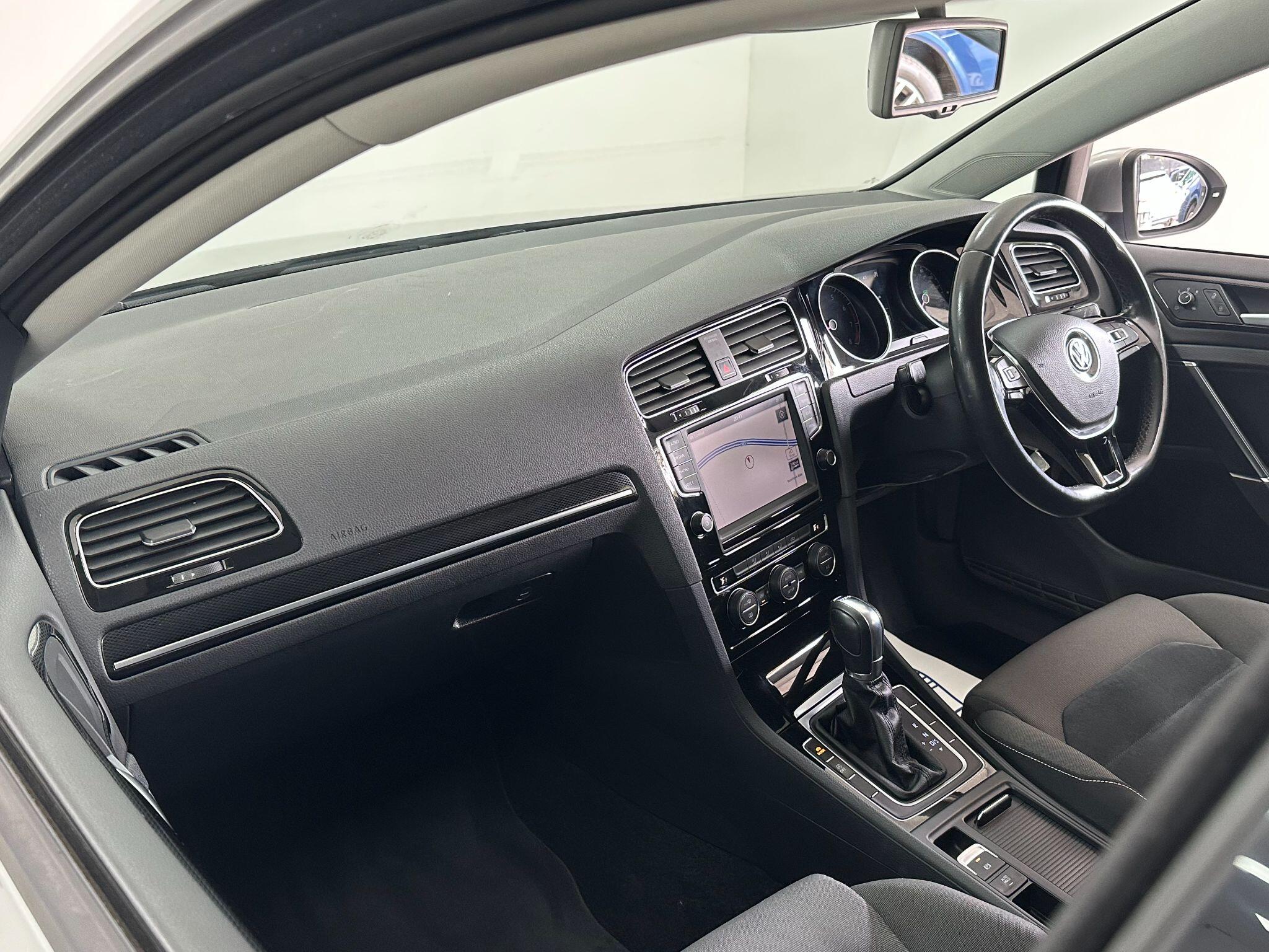 2014 Volkswagen Golf image 20