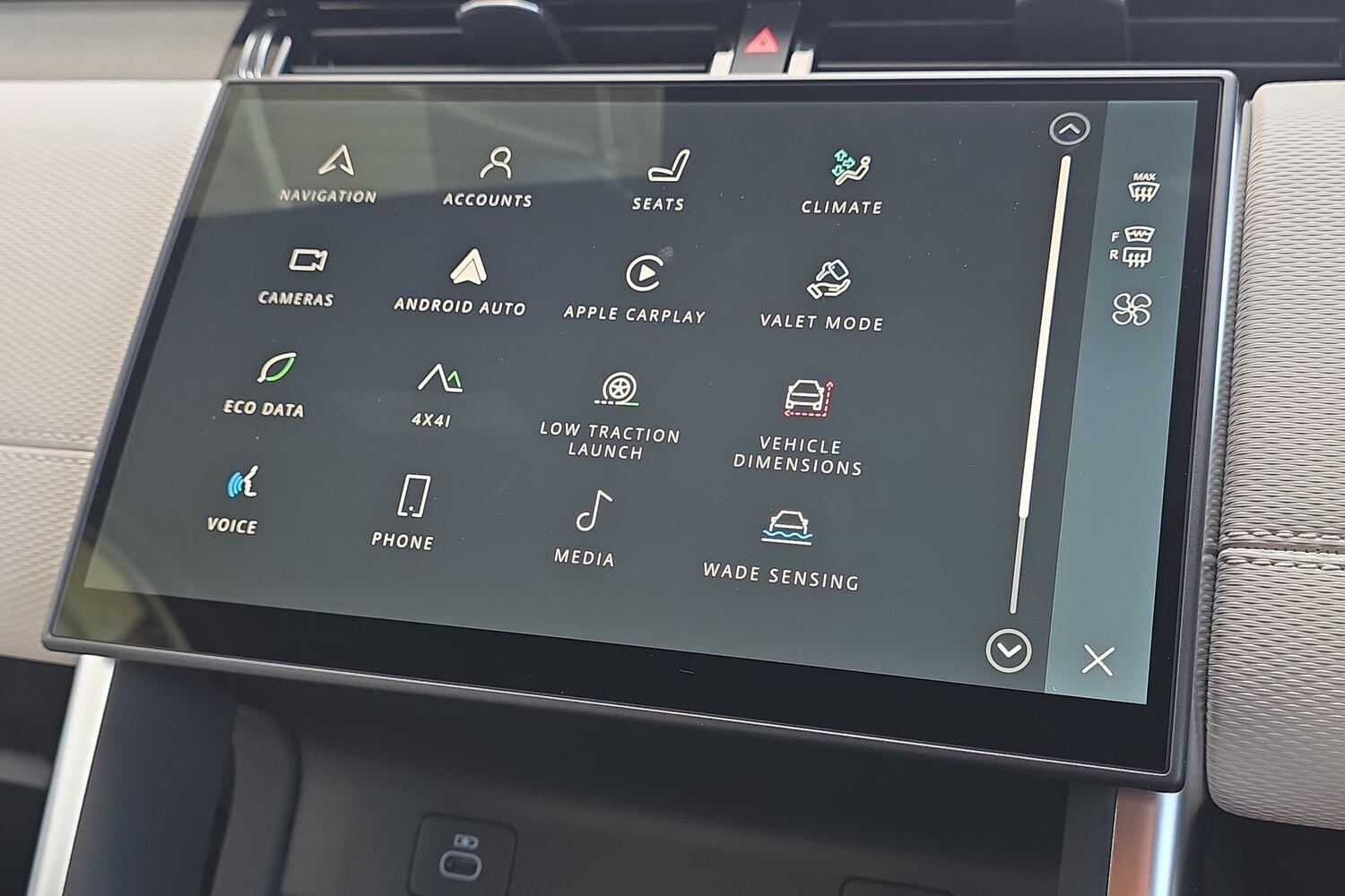 Land Rover Discovery Sport view 37