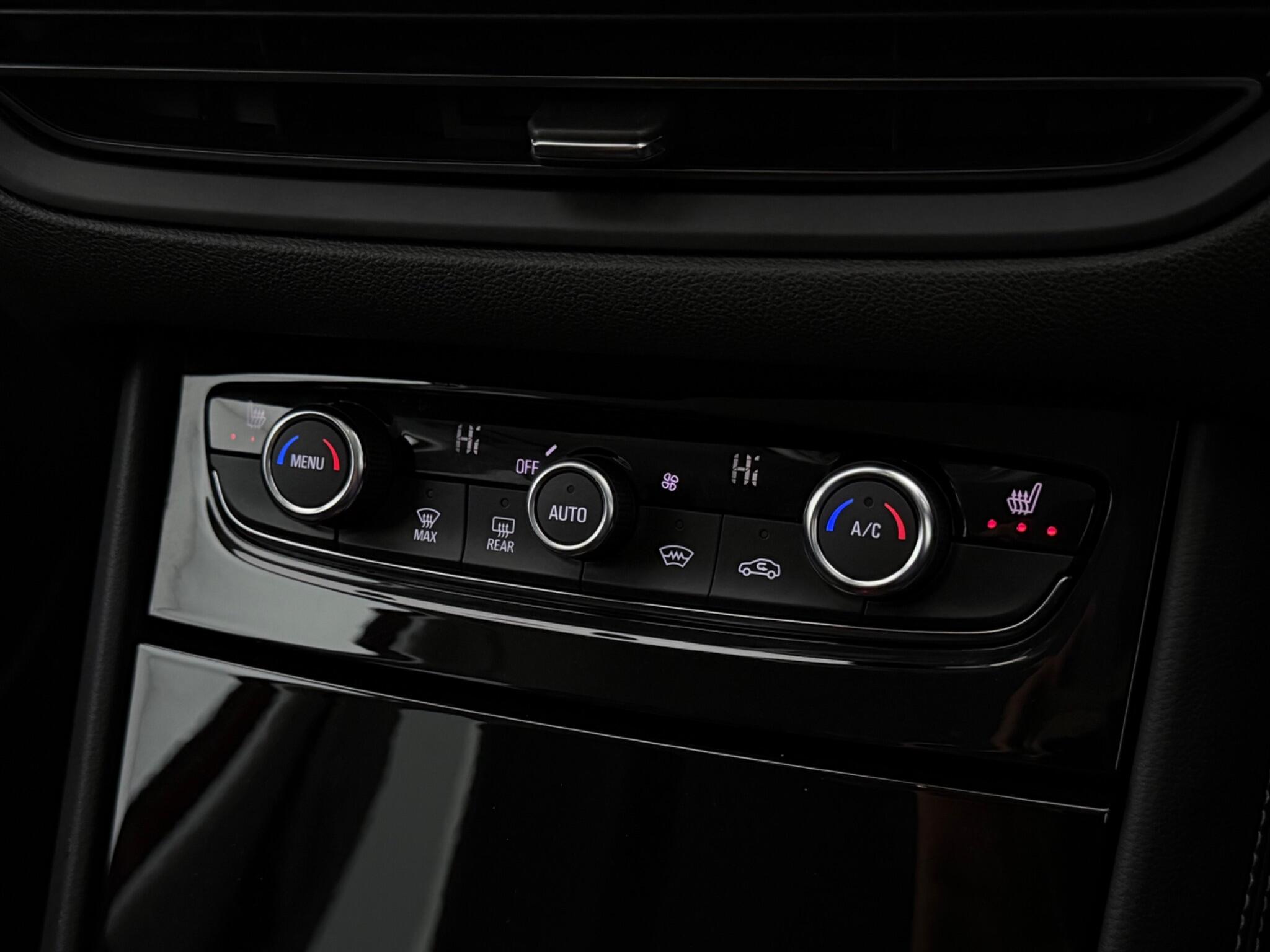 Vauxhall Grandland view 16