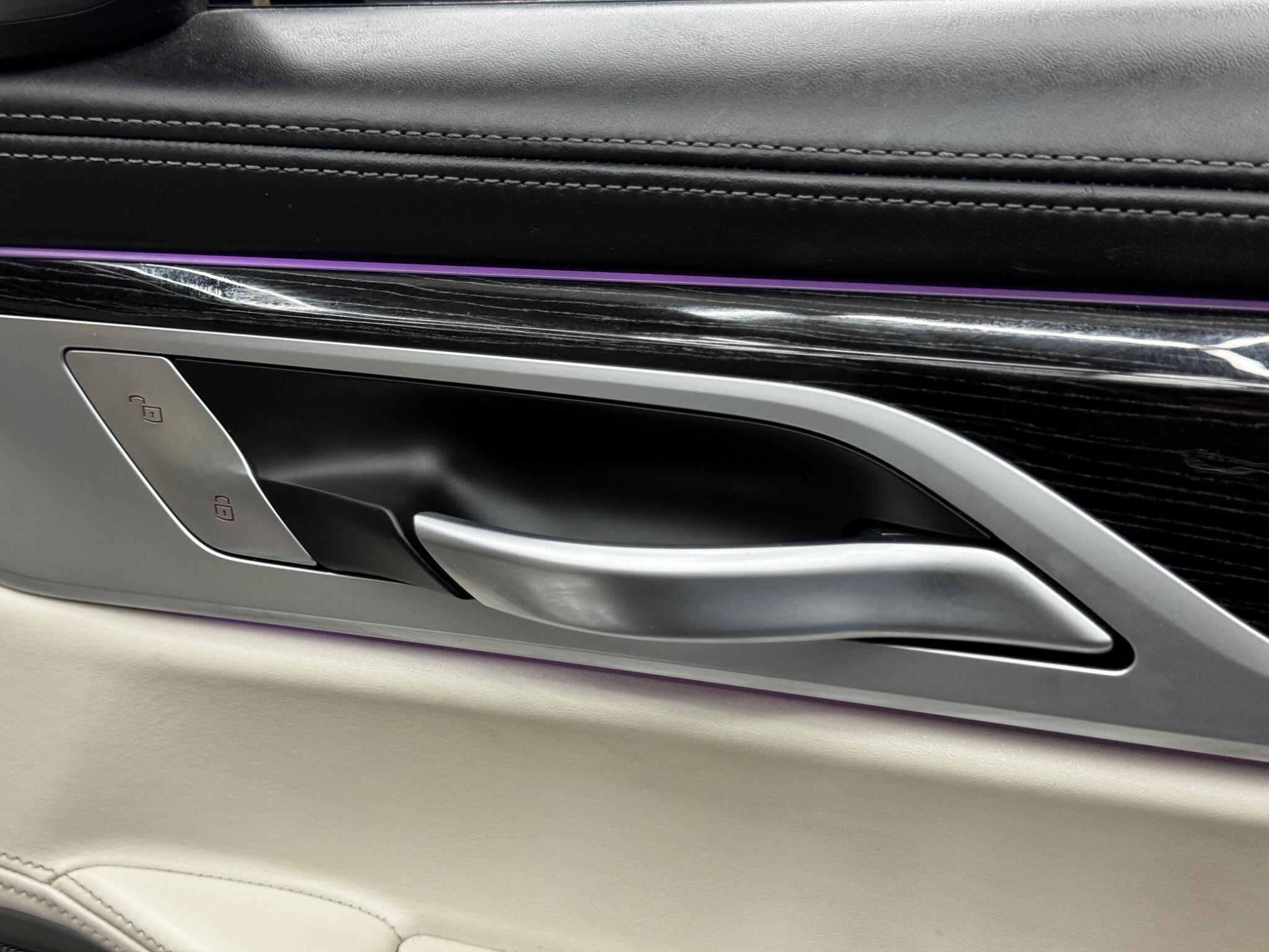 BMW 7 Series view 50