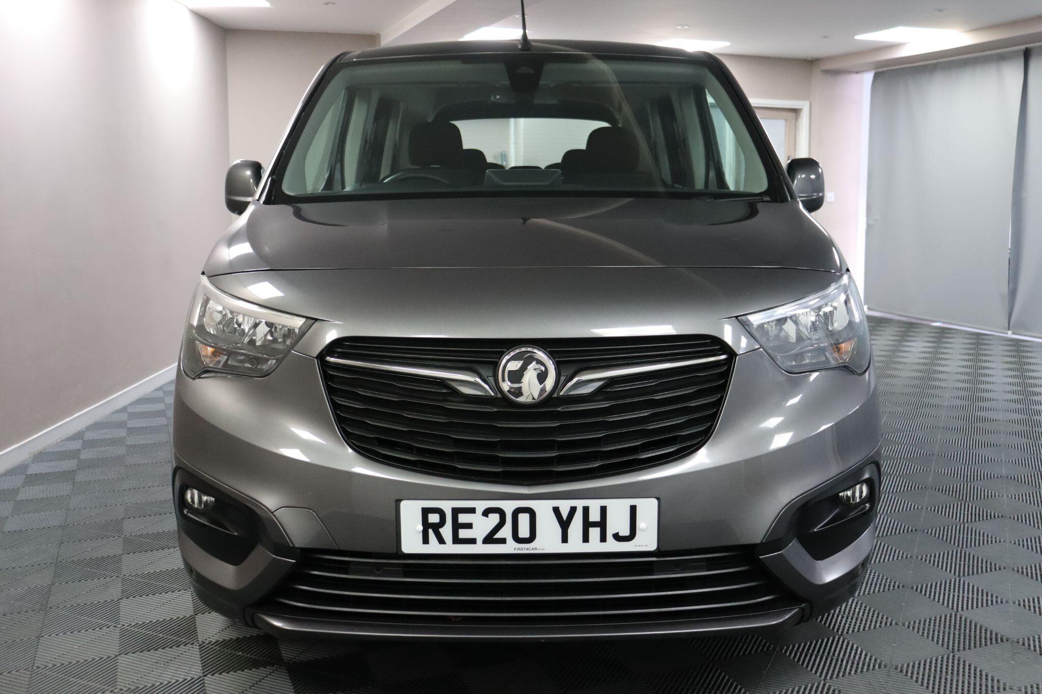 Vauxhall Combo Life view 2