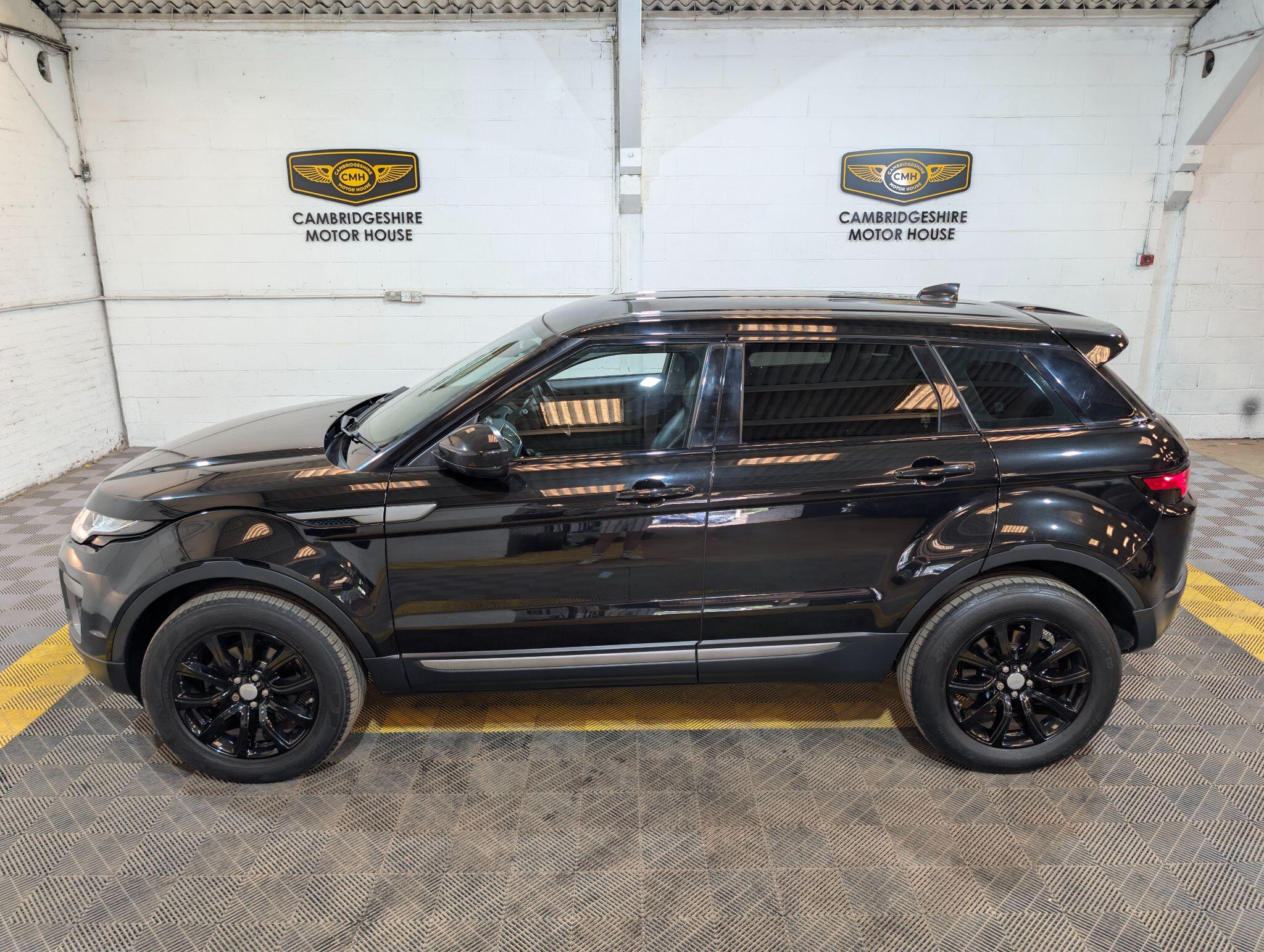 Land Rover Range Rover Evoque view 32