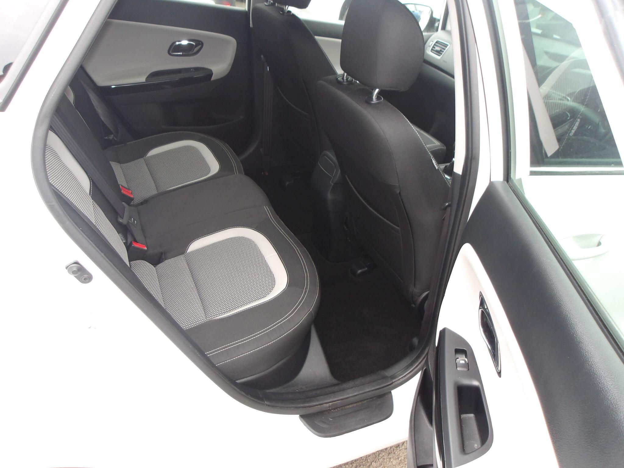 Kia Ceed view 13