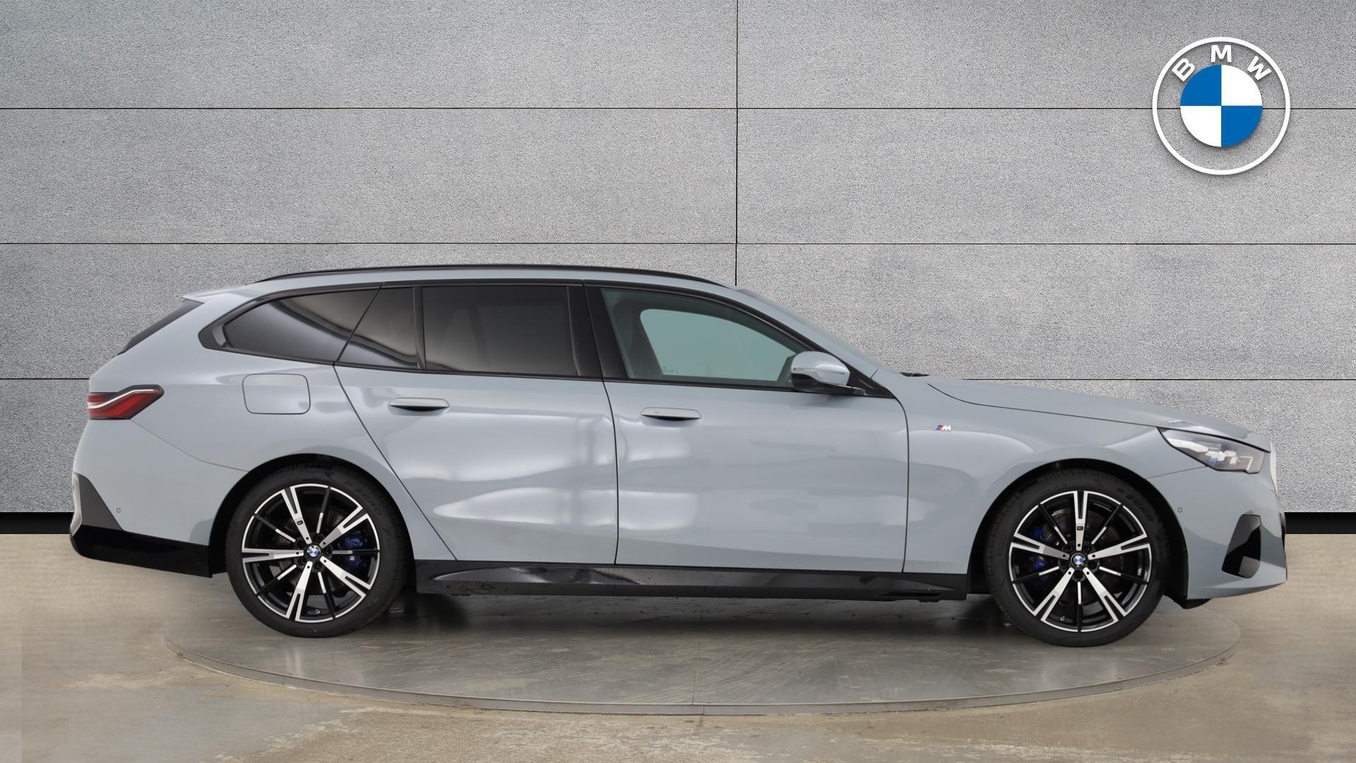 BMW 5 Series view 3