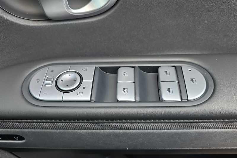 Hyundai Ioniq 5 view 16
