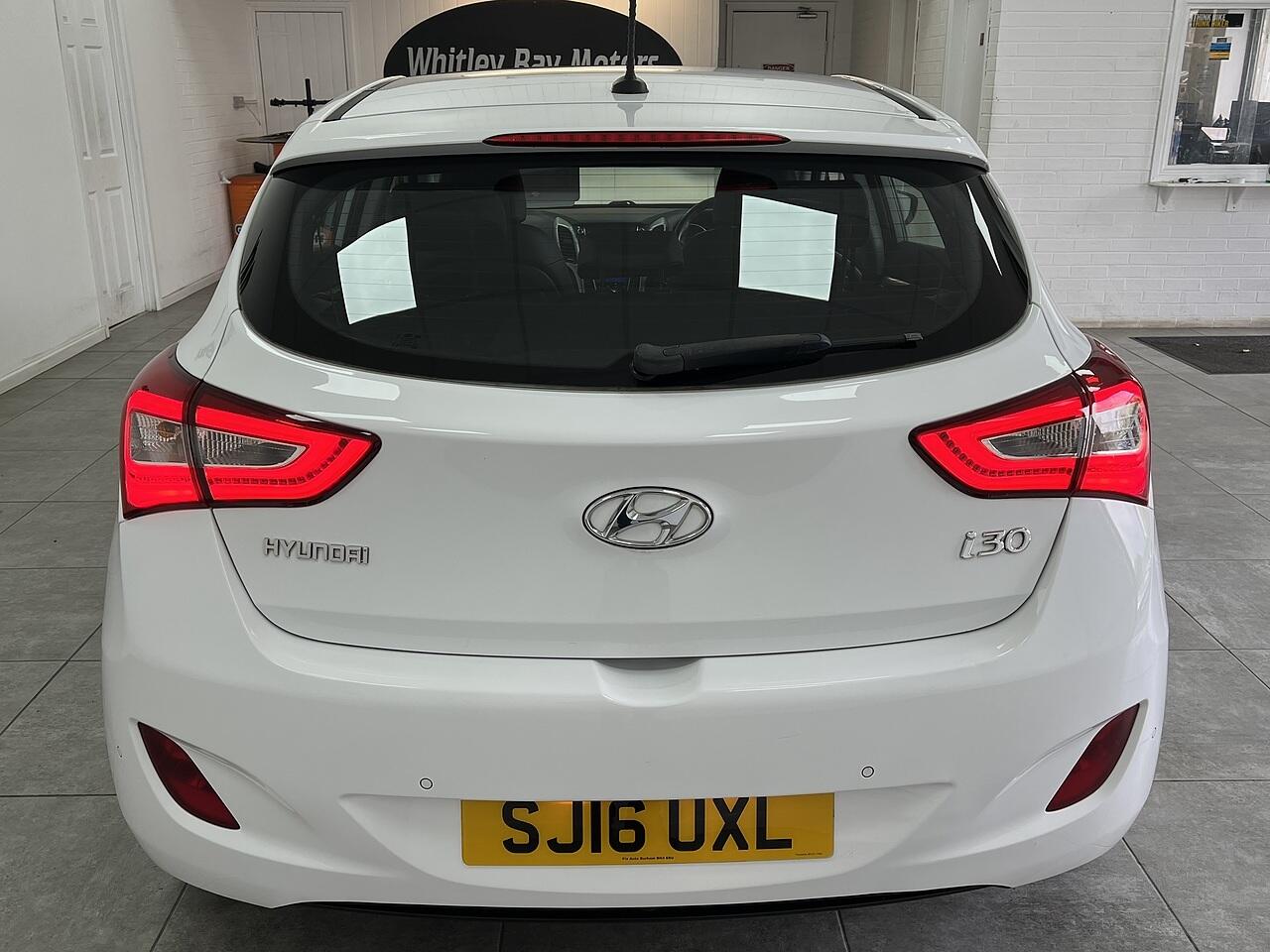 Hyundai i30 view 4