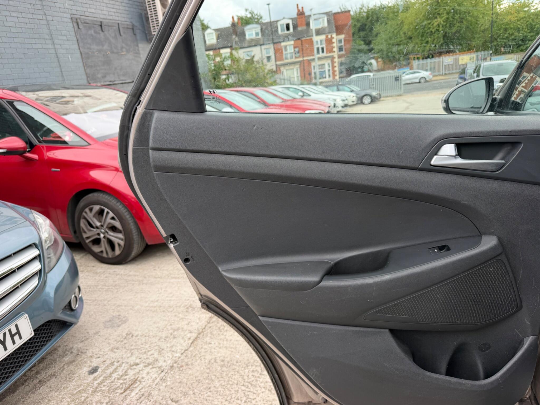 Hyundai Tucson view 17