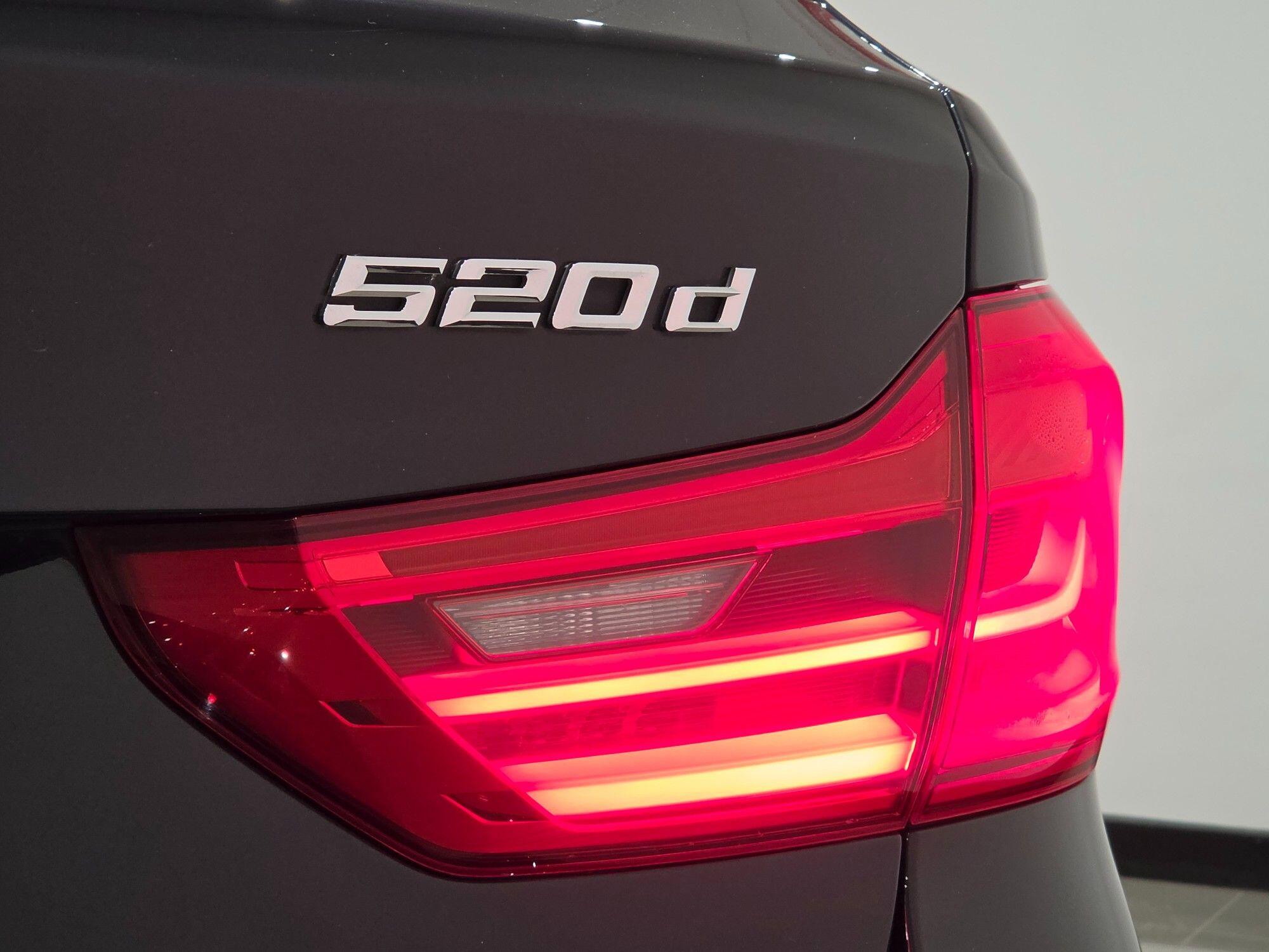 BMW 5 Series view 79