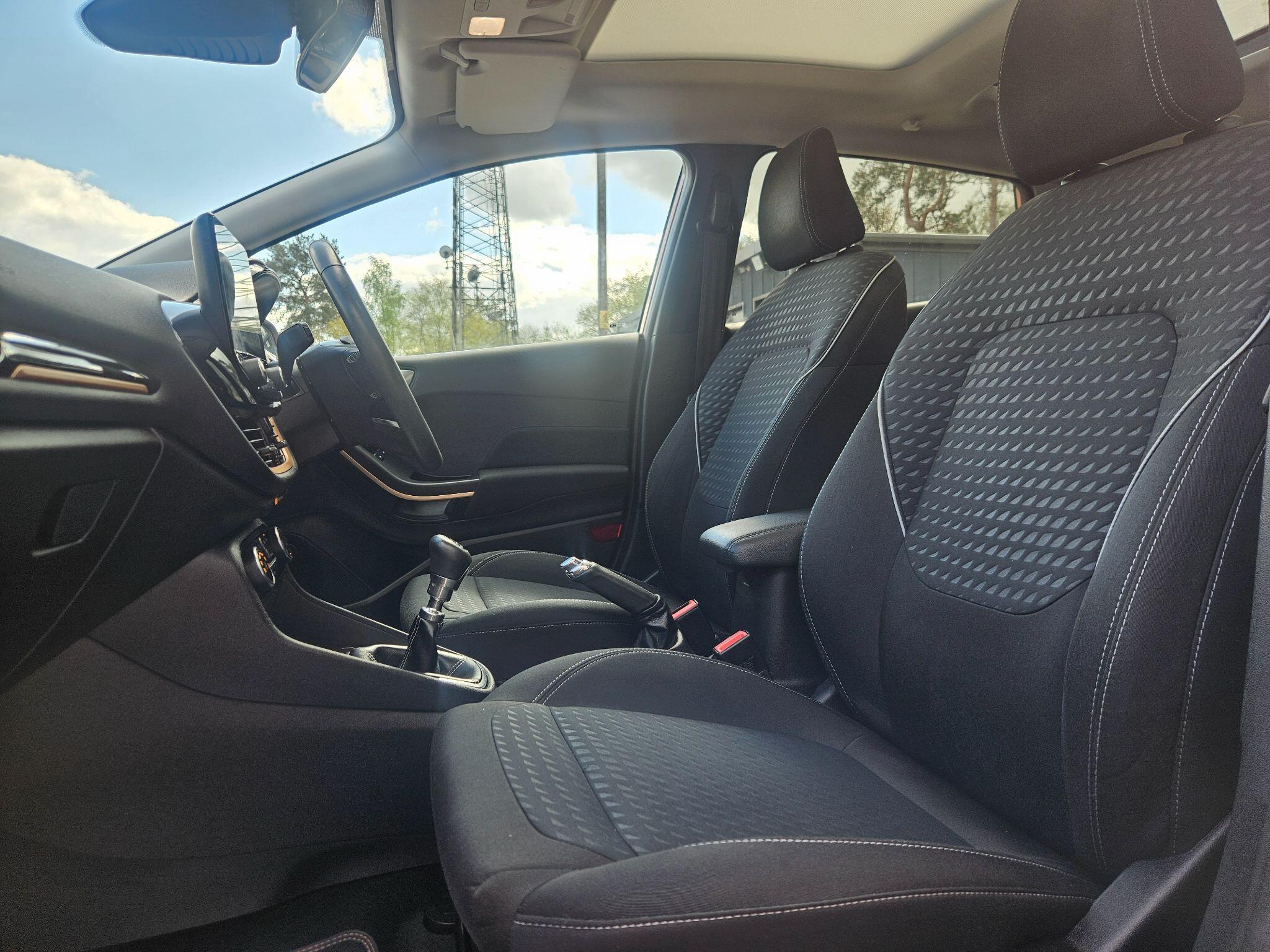 2017 Ford Fiesta image 19