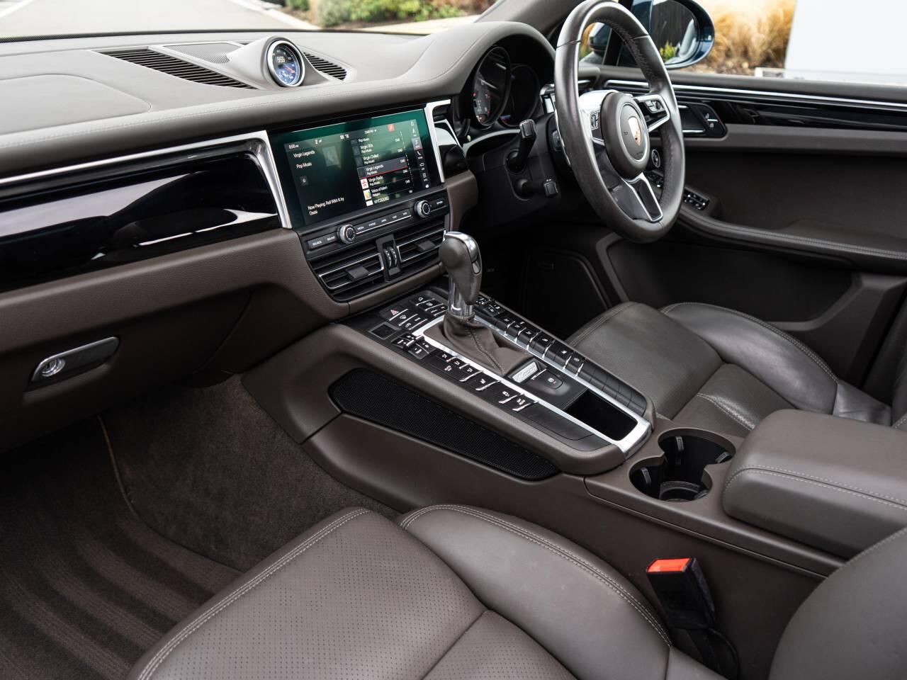 Porsche Macan view 42