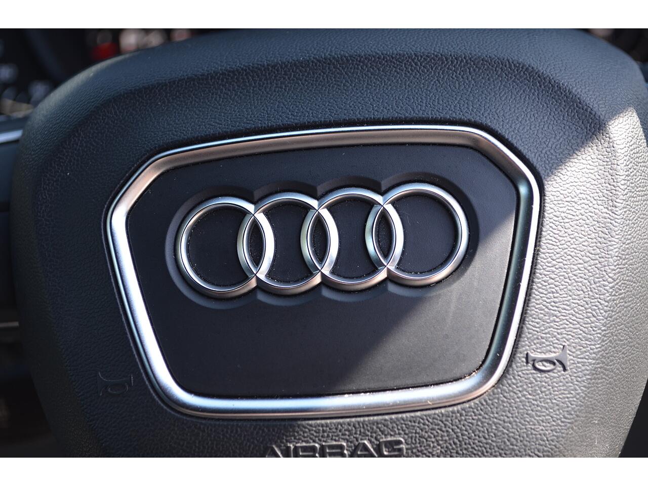 Audi SQ5 view 24