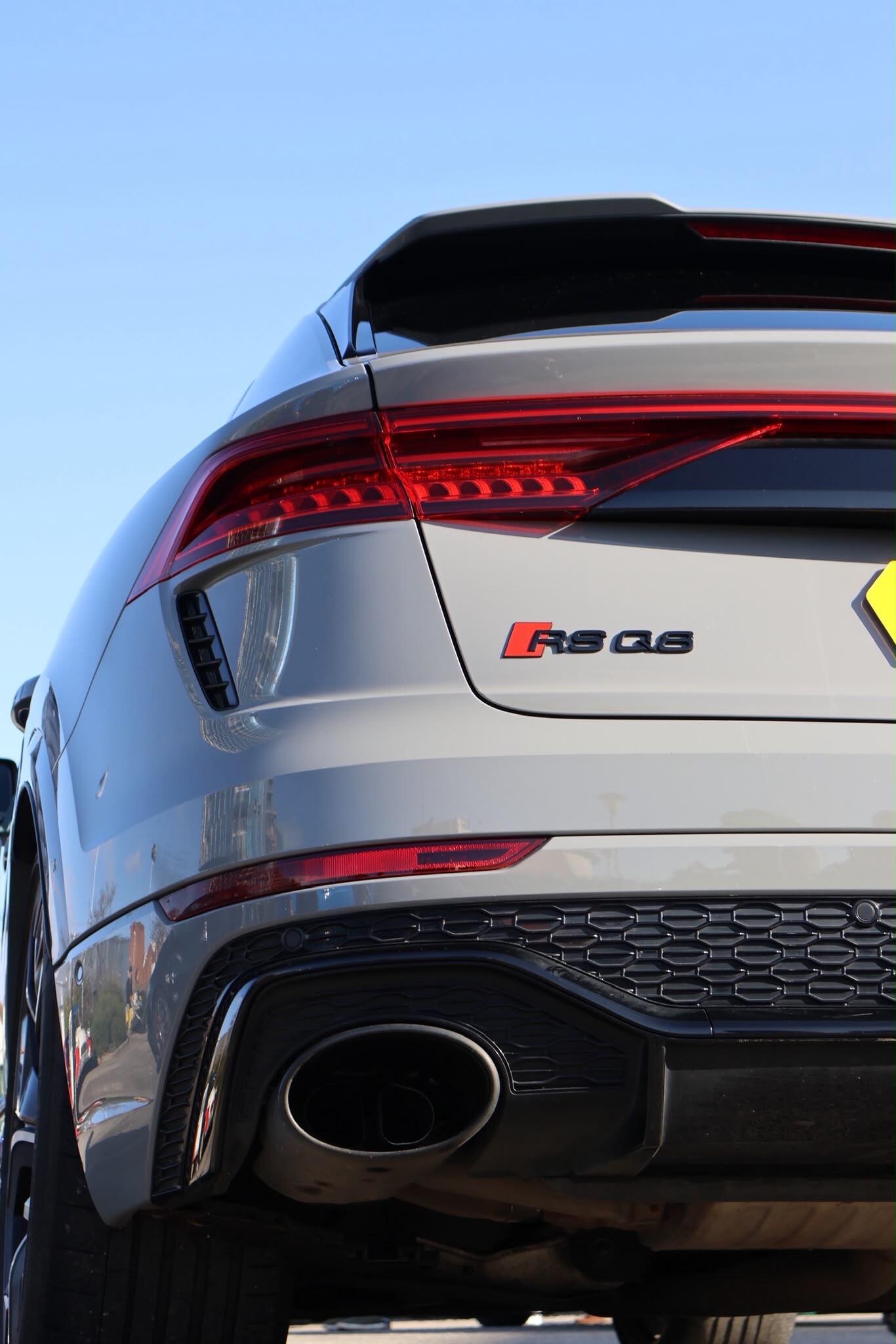 Audi RSQ8 view 8