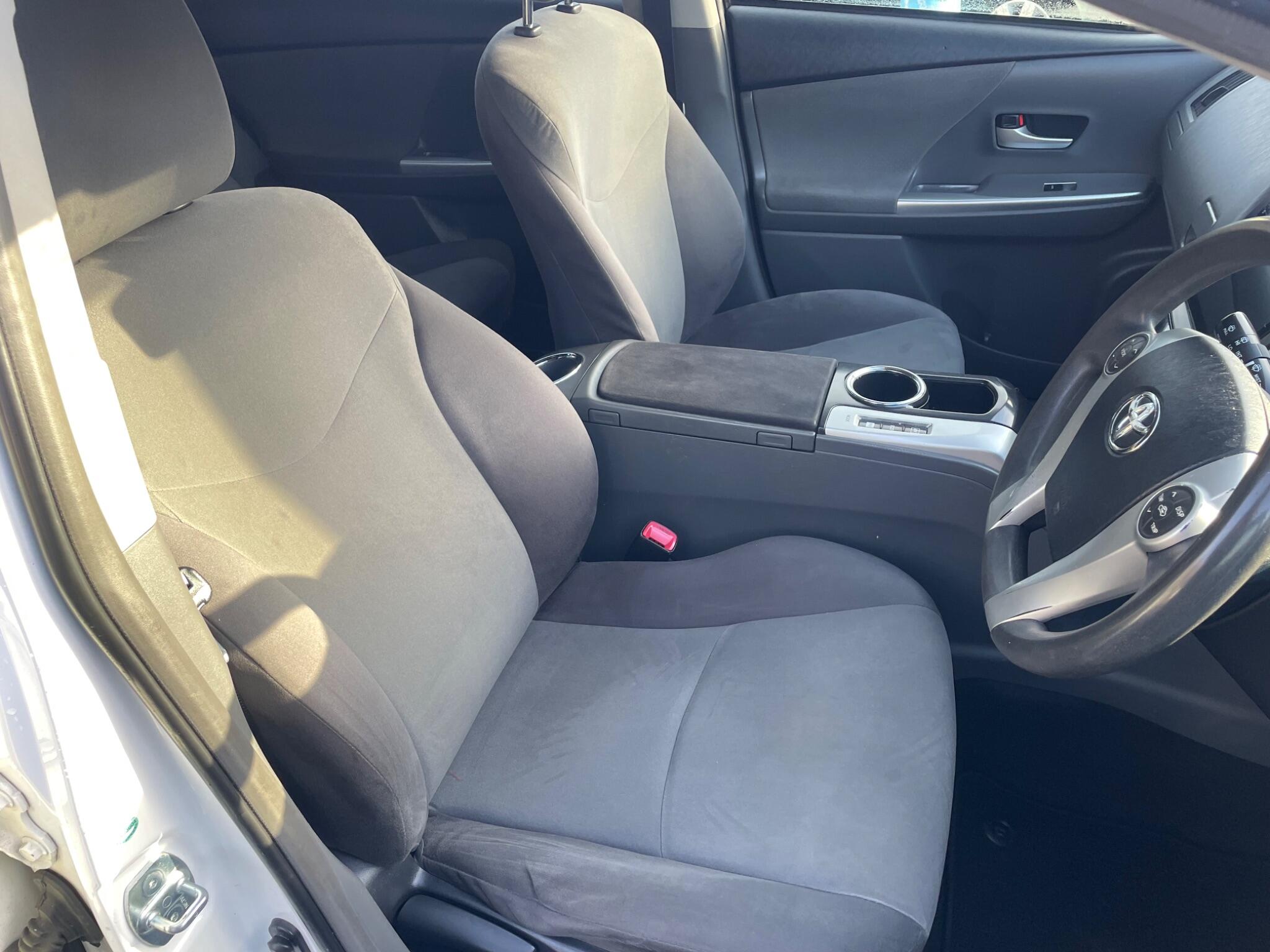 2014 Toyota Prius 1.5 CVT 4dr • 101,741 miles image 21