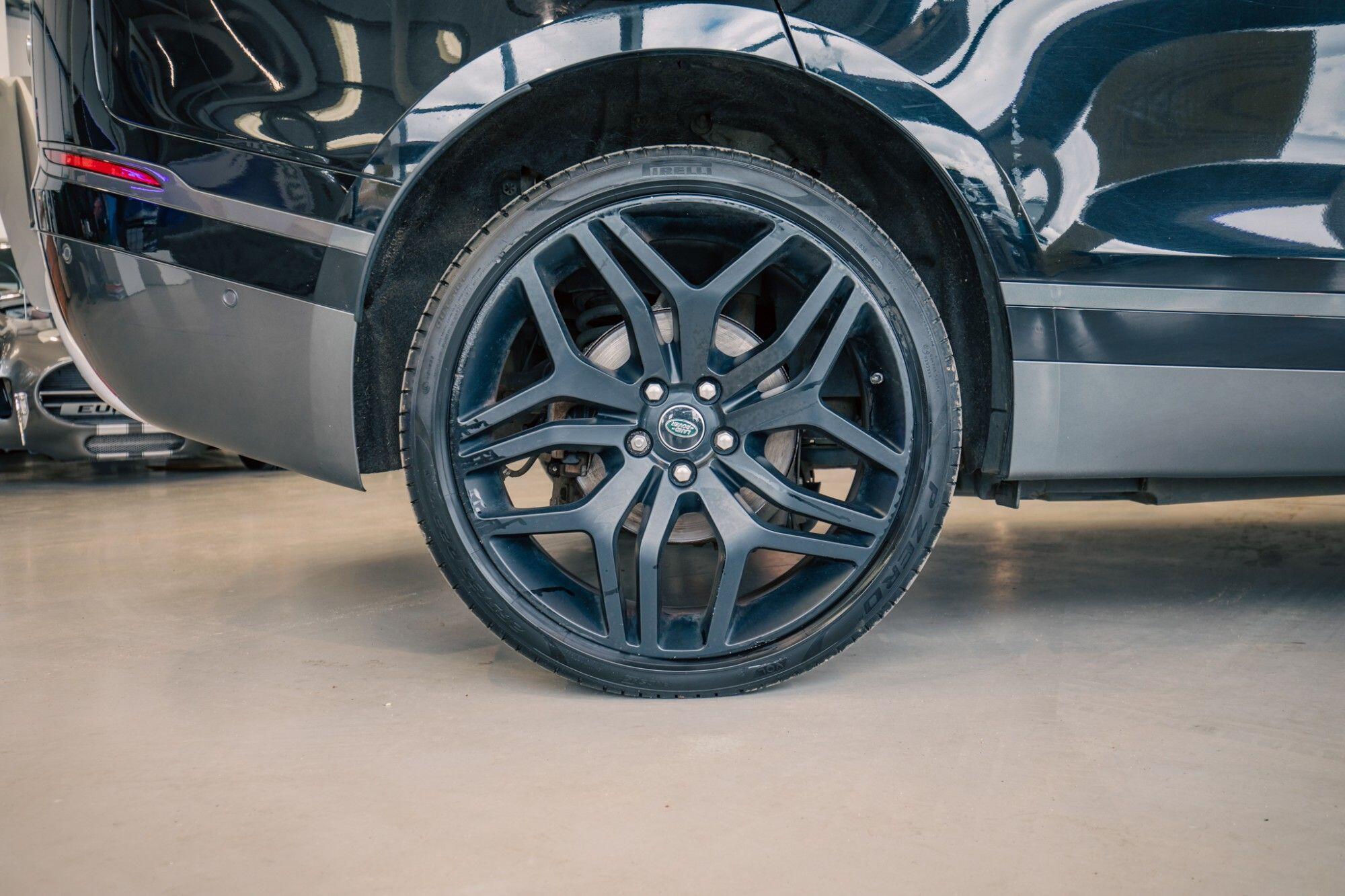 Land Rover Range Rover Velar view 8