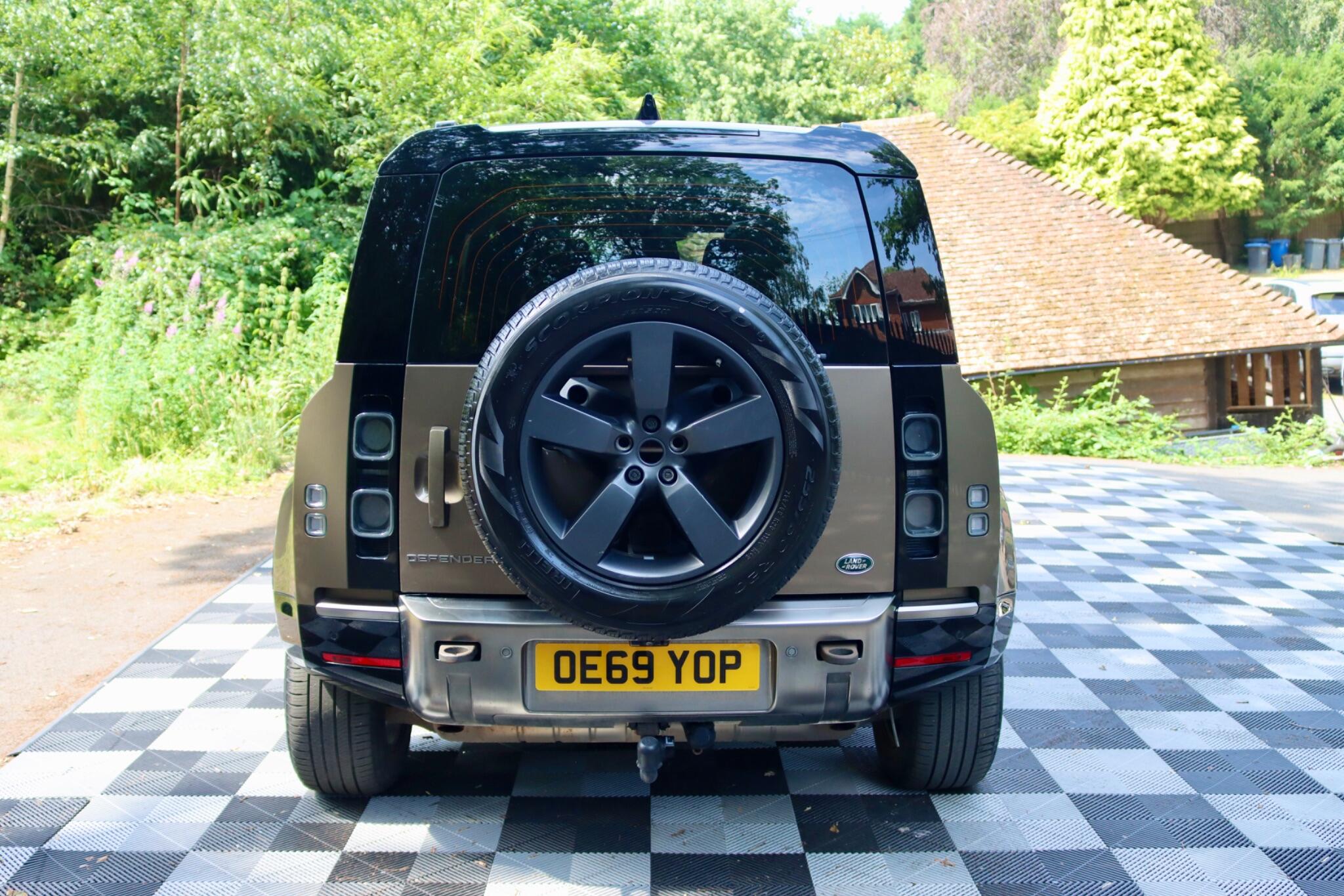 Land Rover Defender view 20