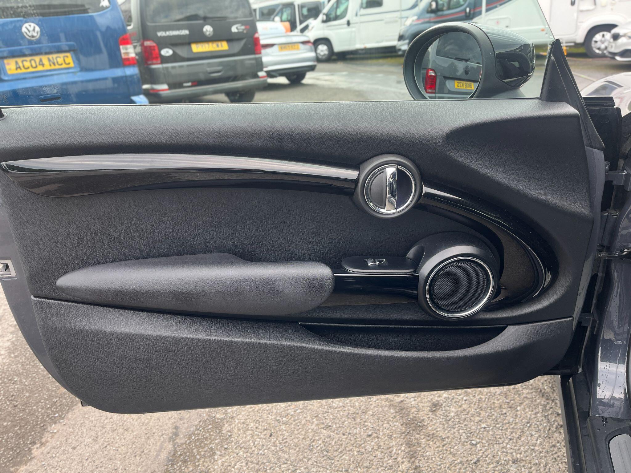 Mini Hatch view 20