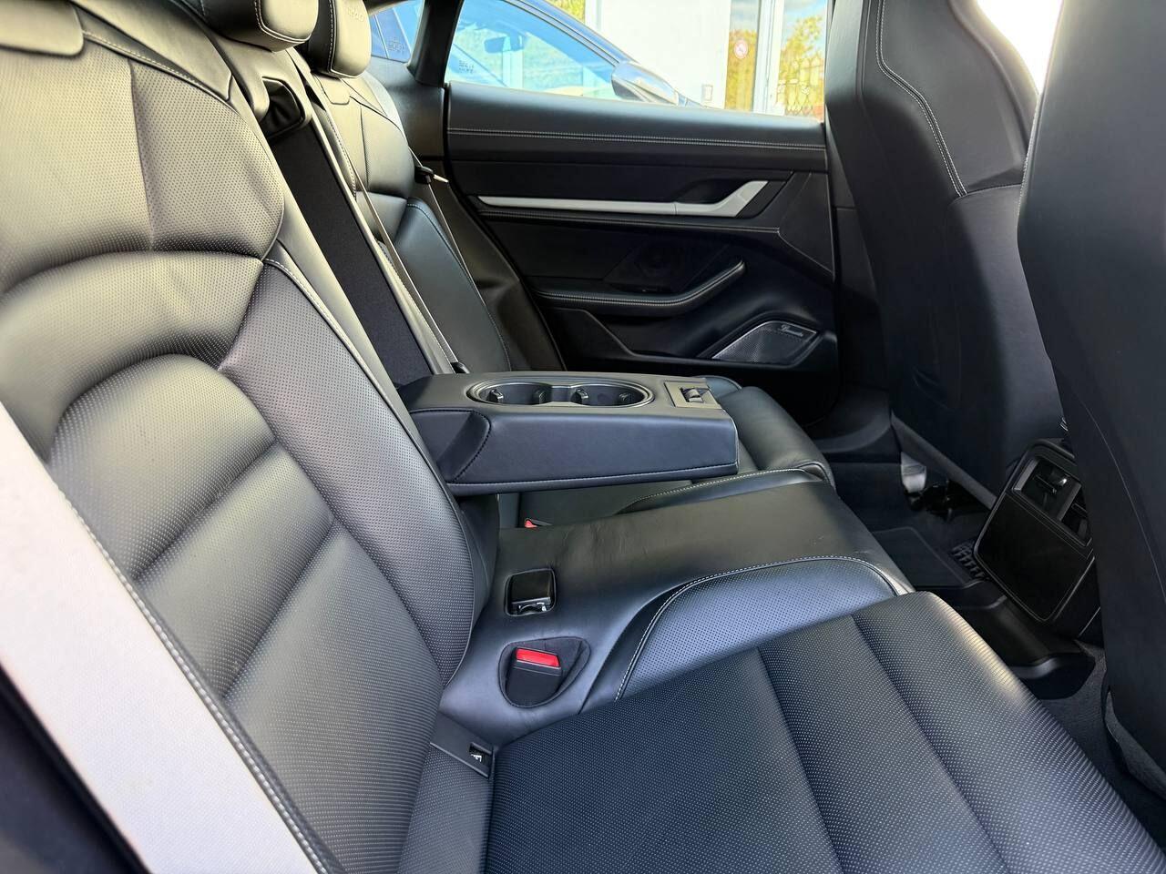 Porsche Taycan view 22