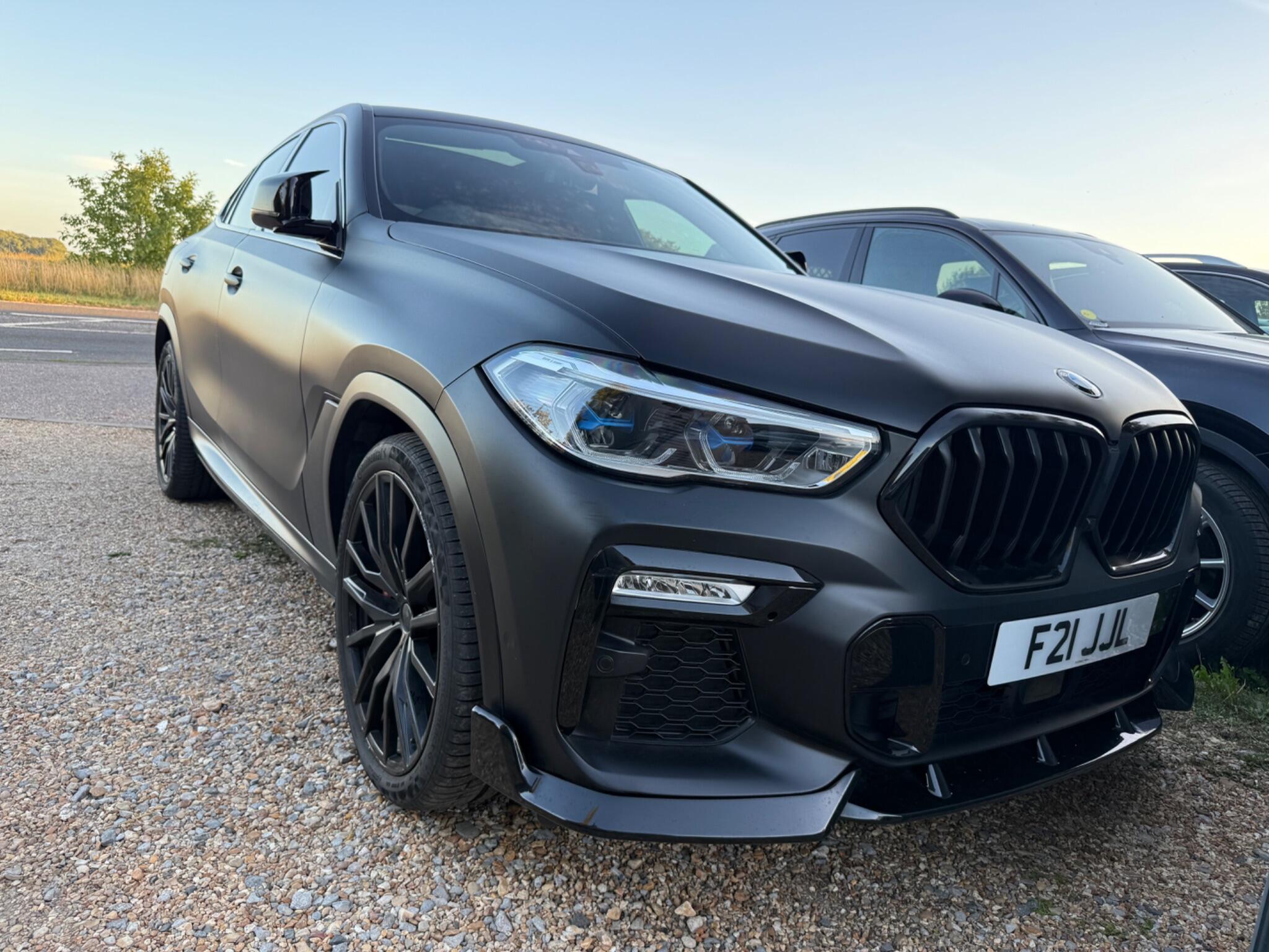 BMW X6 view 18