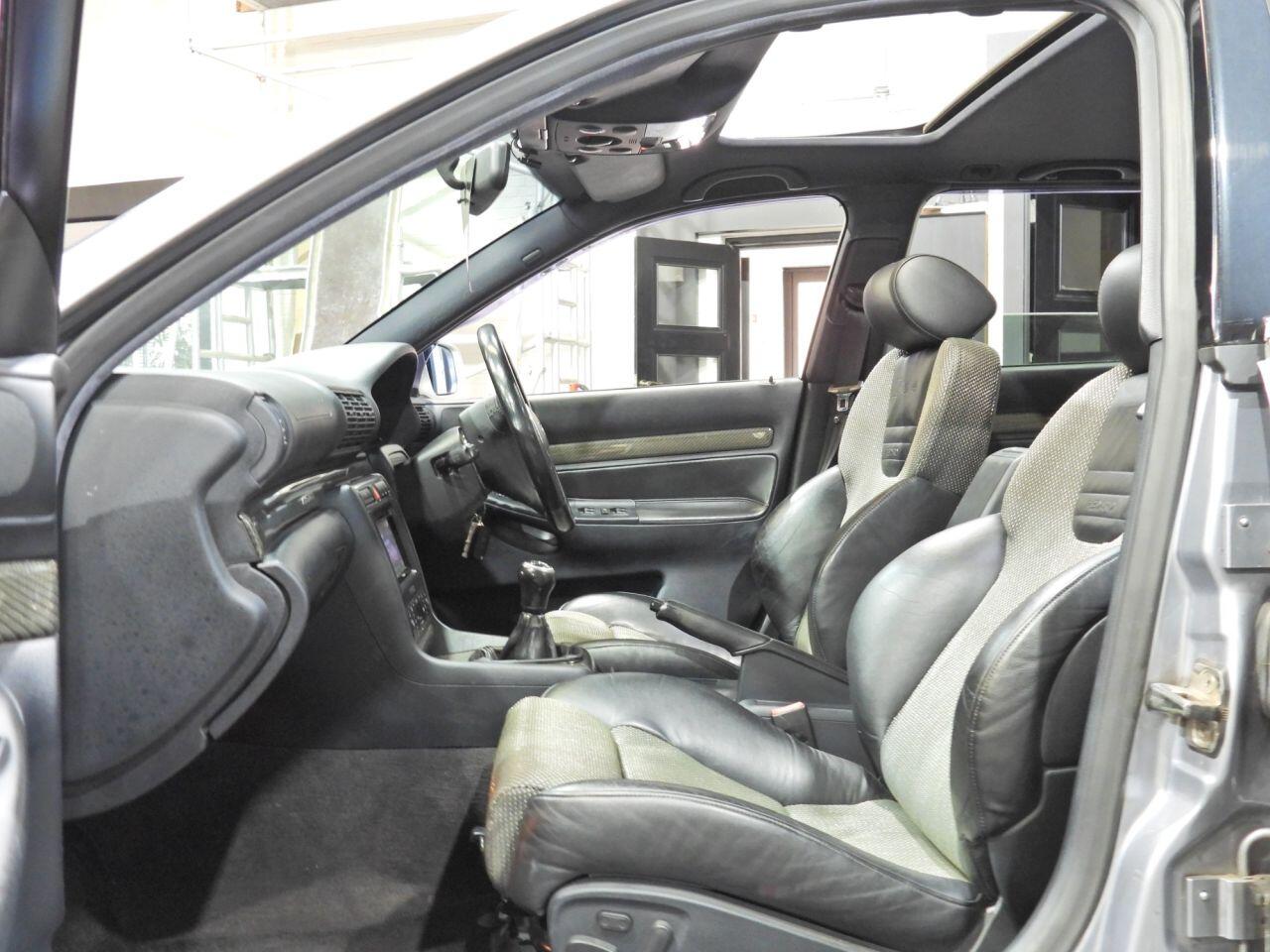 Audi RS4 view 21