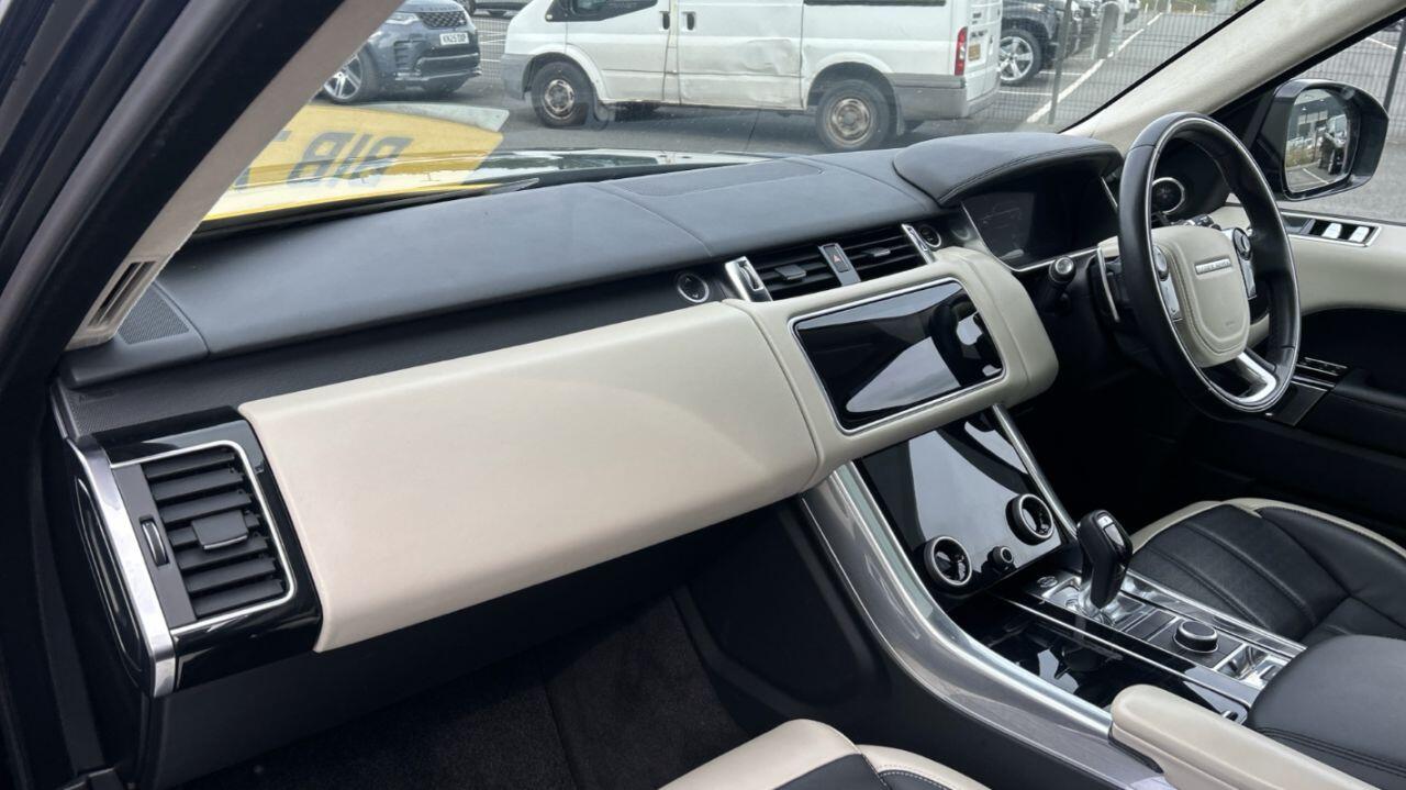 Land Rover Range Rover Sport view 2