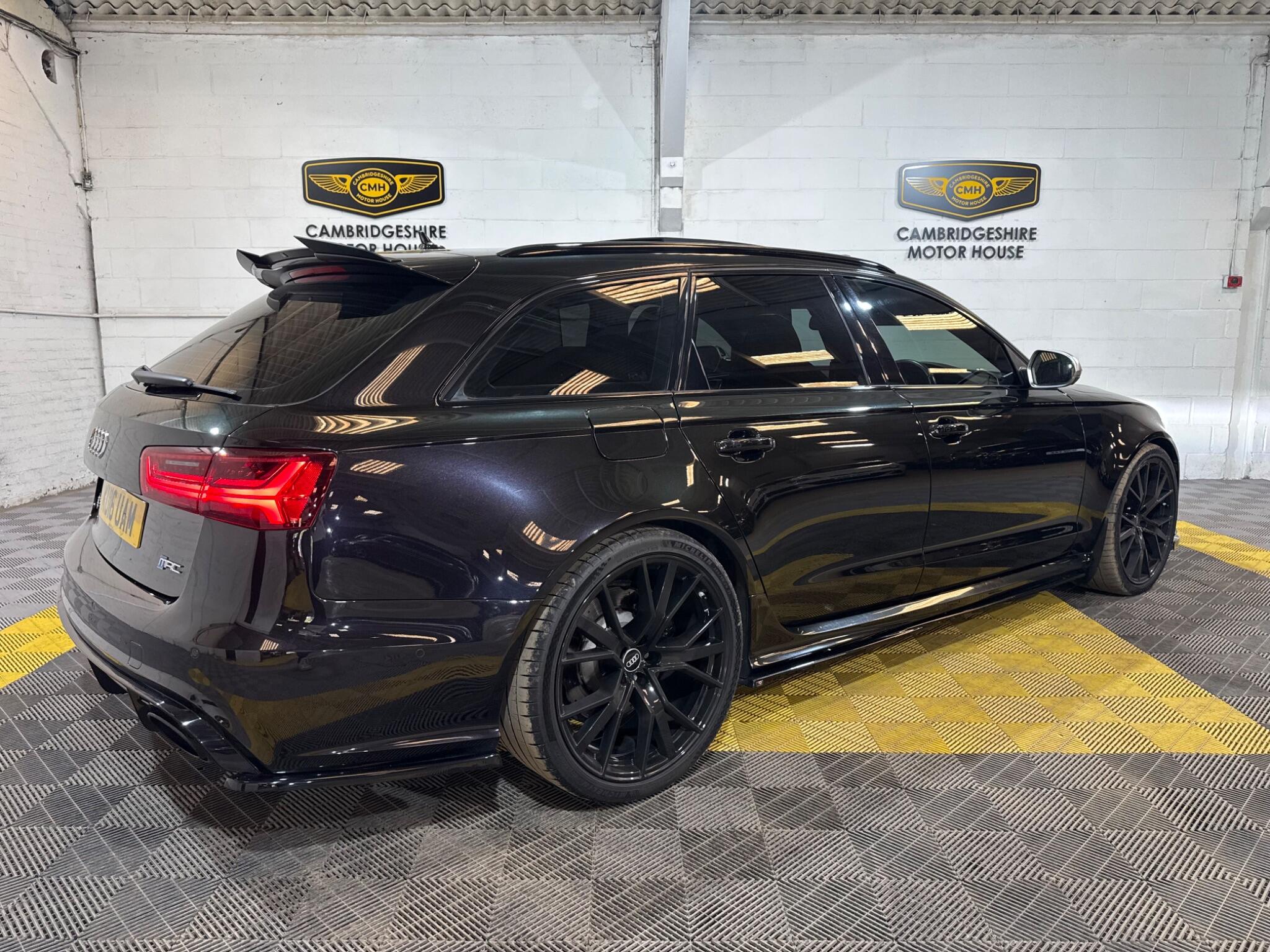 Audi RS6 view 16