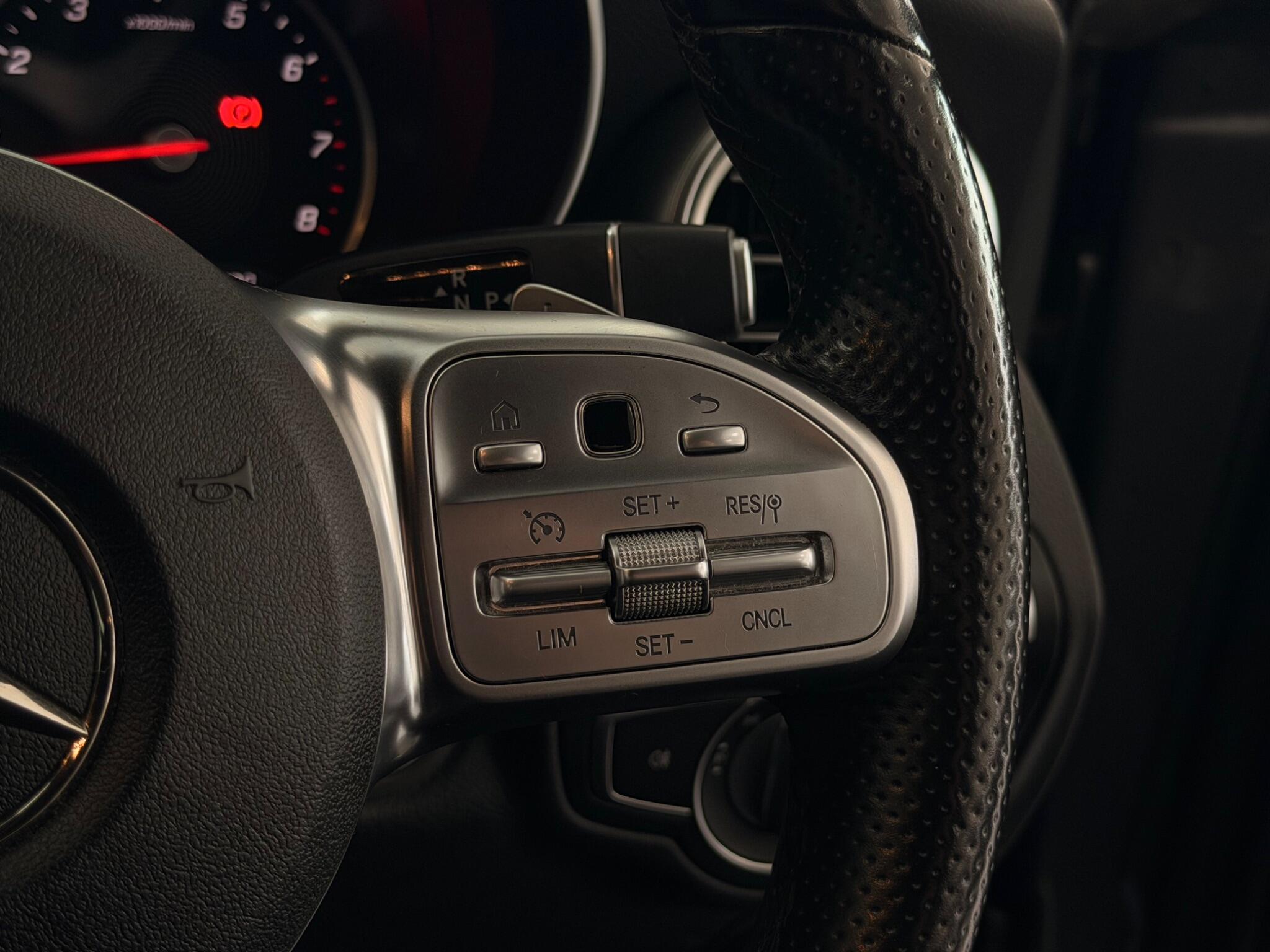 Mercedes-Benz C-Class view 24