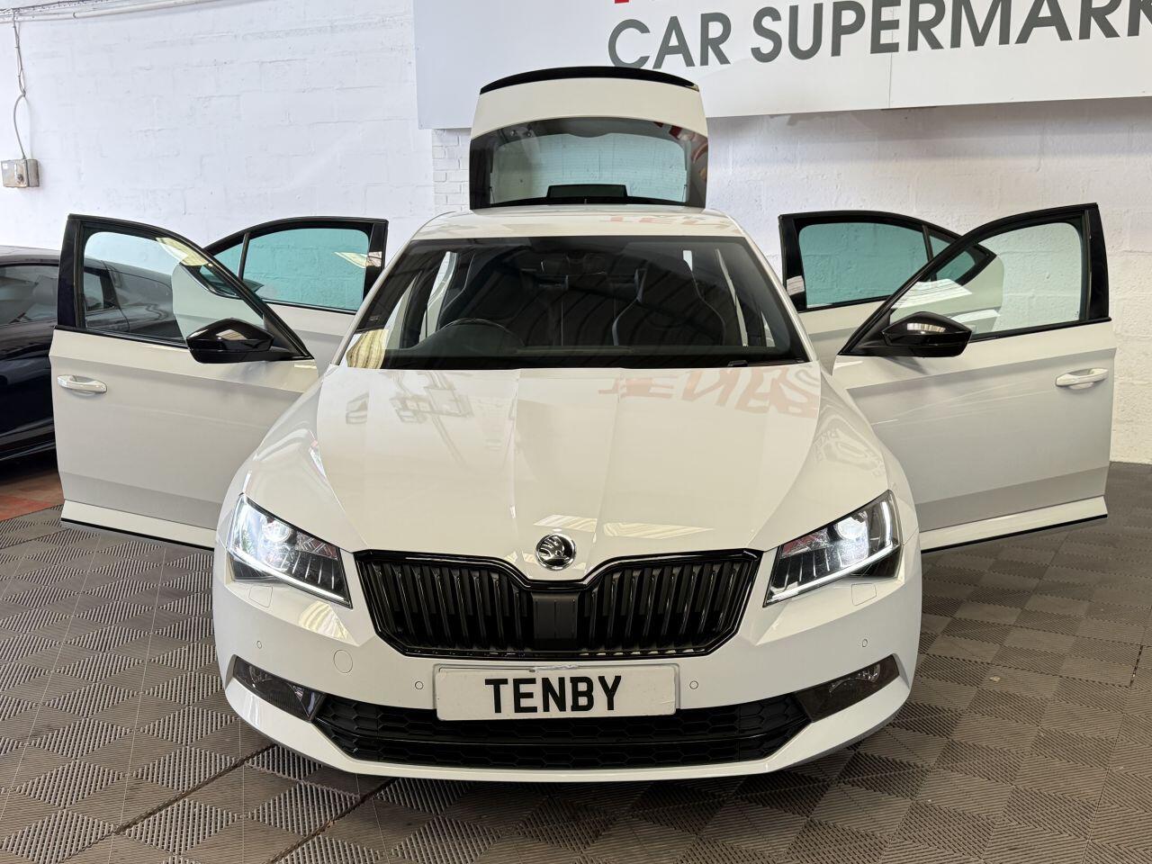 Skoda Superb view 12